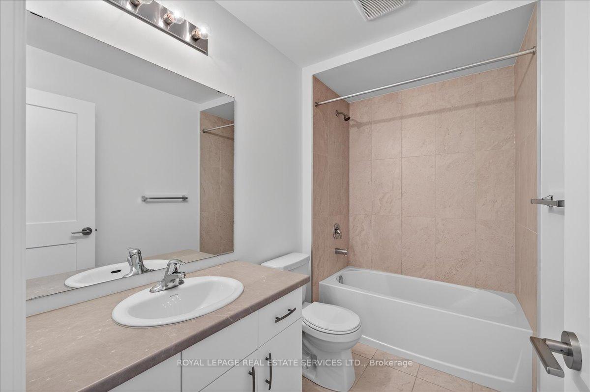 Photo 22 of 43 Kenesky Drive, Hamilton, Waterdown — HOMEH