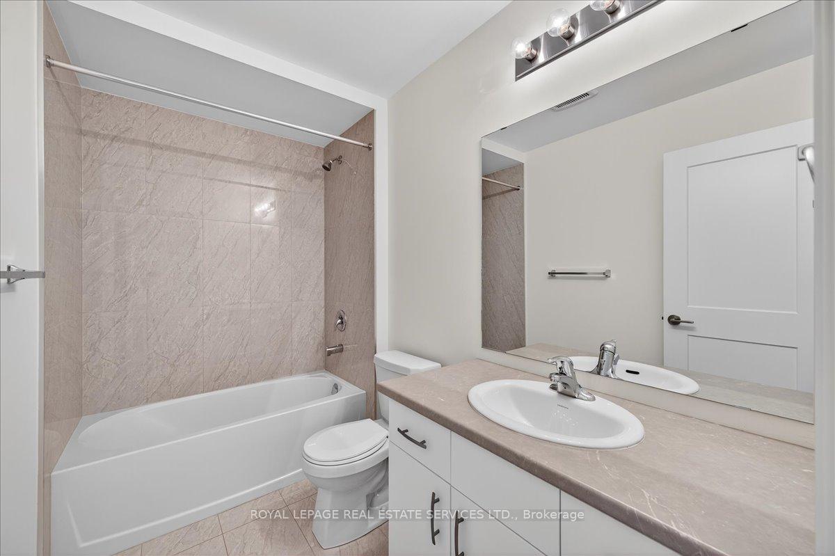 Photo 24 of 43 Kenesky Drive, Hamilton, Waterdown — HOMEH