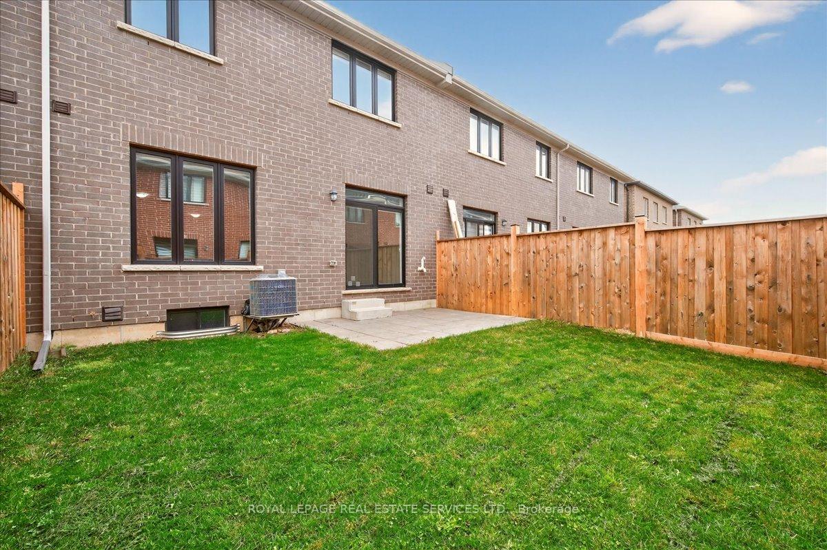 Photo 33 of 43 Kenesky Drive, Hamilton, Waterdown — HOMEH