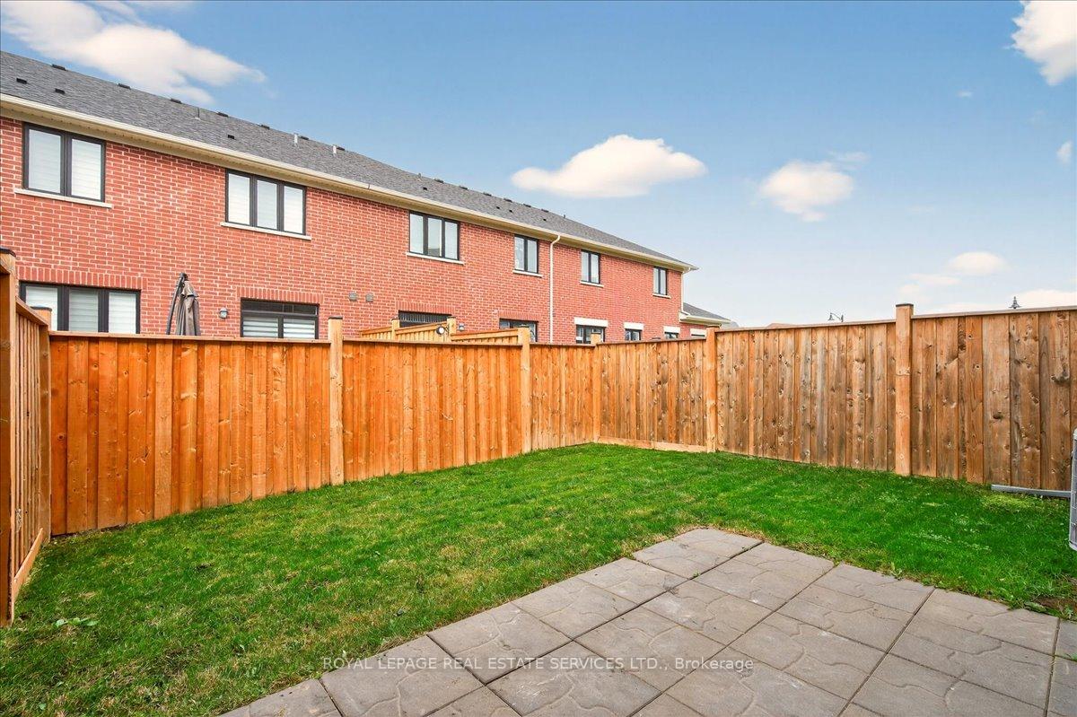 Photo 34 of 43 Kenesky Drive, Hamilton, Waterdown — HOMEH