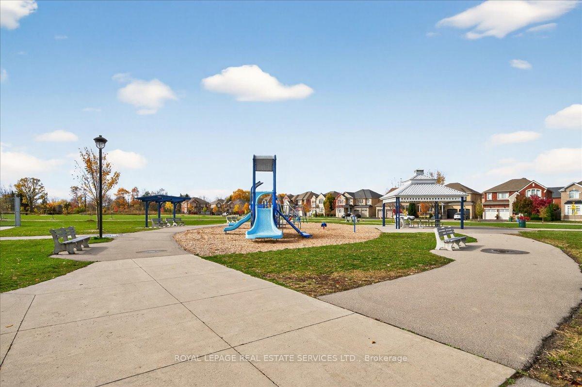 Photo 37 of 43 Kenesky Drive, Hamilton, Waterdown — HOMEH