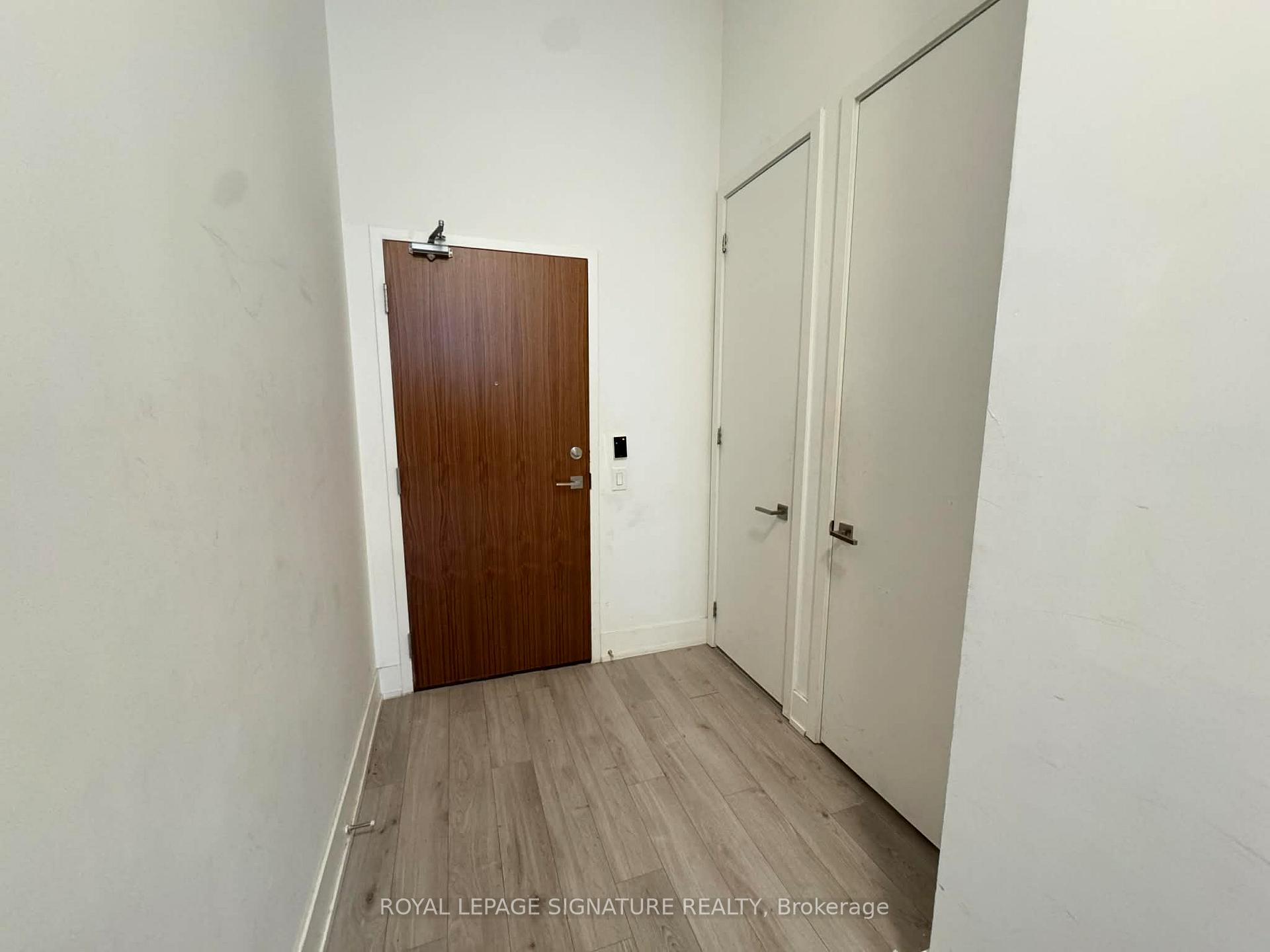 Photo 2 of Unit 802, 111 St Clair Avenue W, Toronto, Yonge-St. Clair — HOMEH