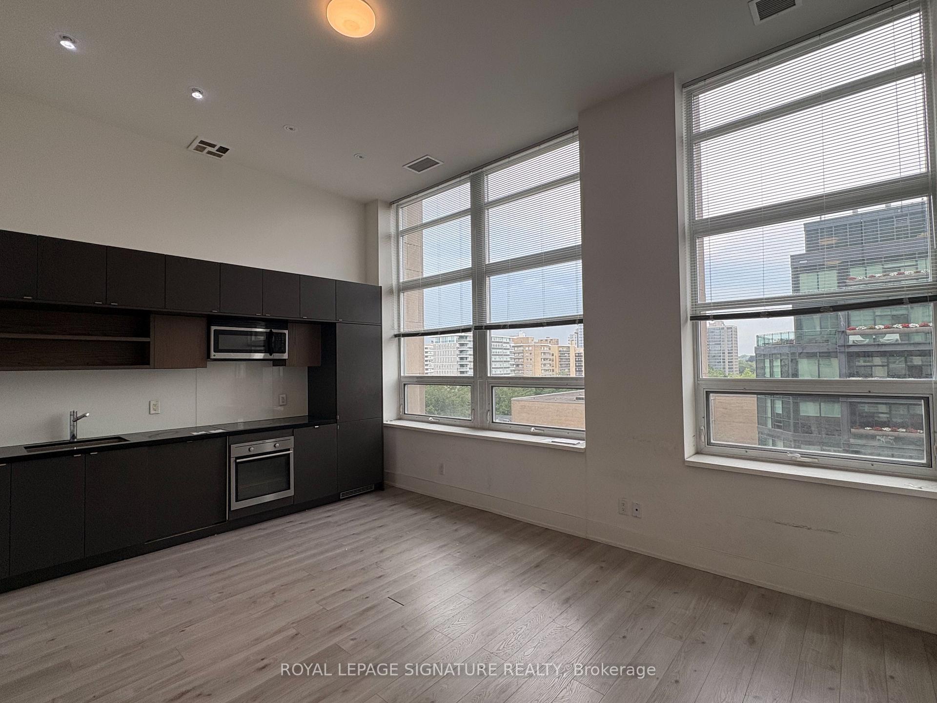 Photo 3 of Unit 802, 111 St Clair Avenue W, Toronto, Yonge-St. Clair — HOMEH