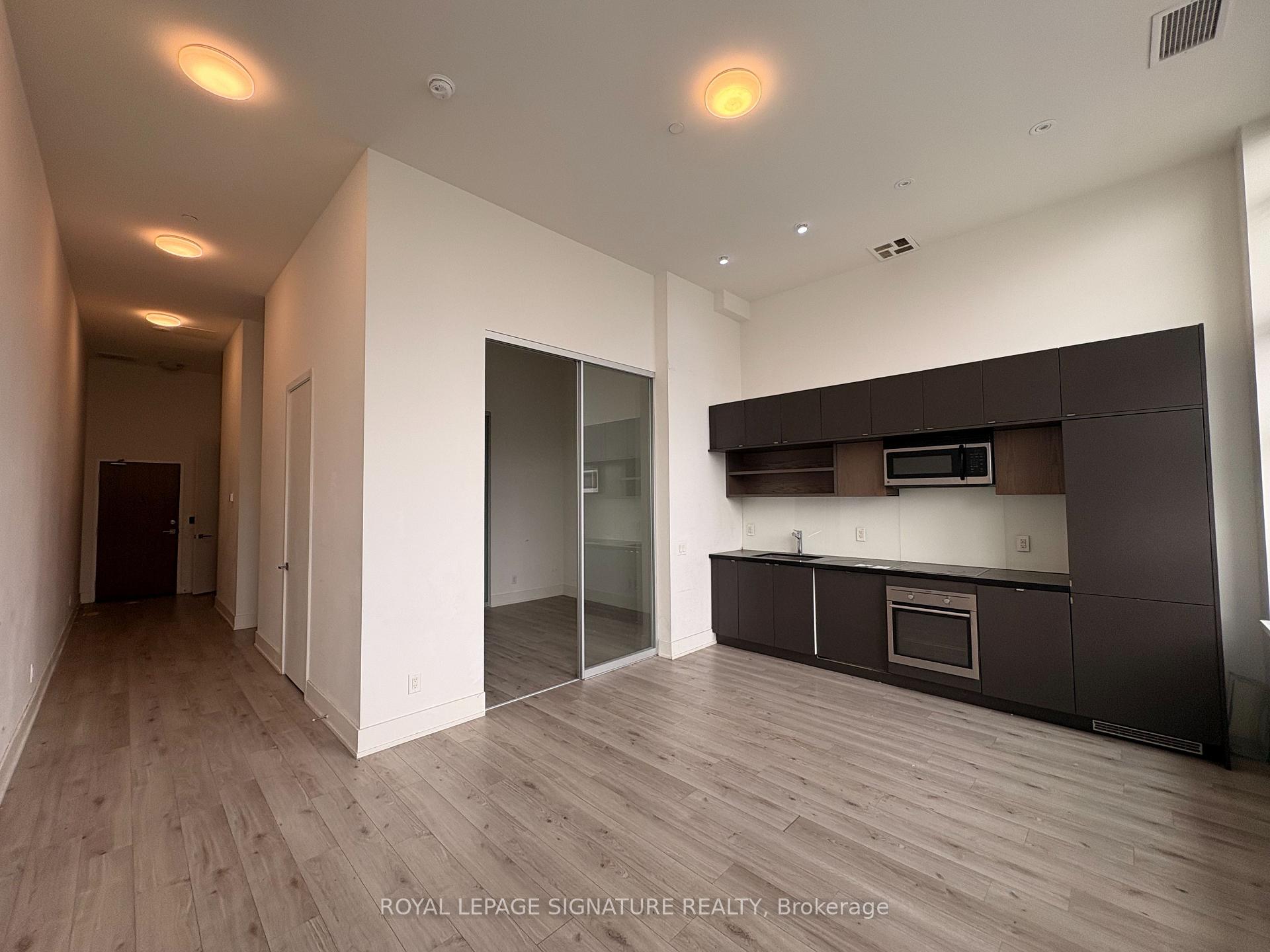 Photo 4 of Unit 802, 111 St Clair Avenue W, Toronto, Yonge-St. Clair — HOMEH