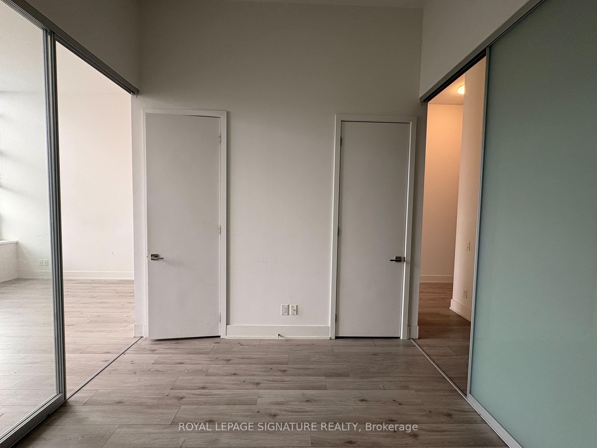 Photo 10 of Unit 802, 111 St Clair Avenue W, Toronto, Yonge-St. Clair — HOMEH