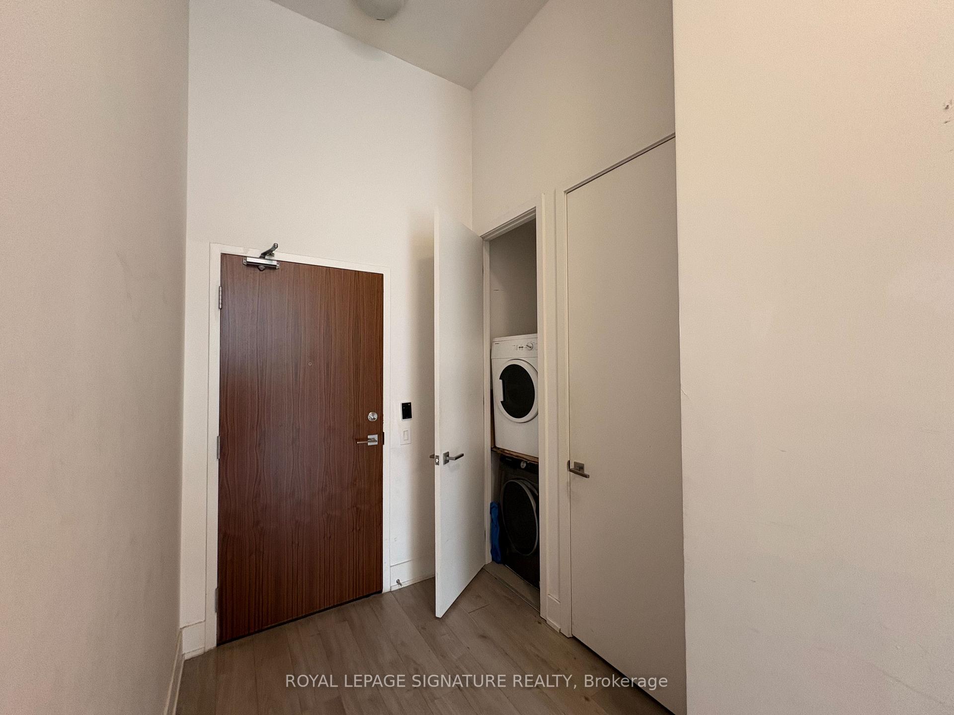 Photo 15 of Unit 802, 111 St Clair Avenue W, Toronto, Yonge-St. Clair — HOMEH