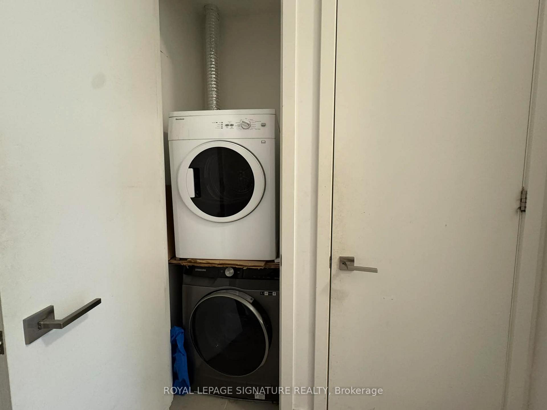 Photo 16 of Unit 802, 111 St Clair Avenue W, Toronto, Yonge-St. Clair — HOMEH