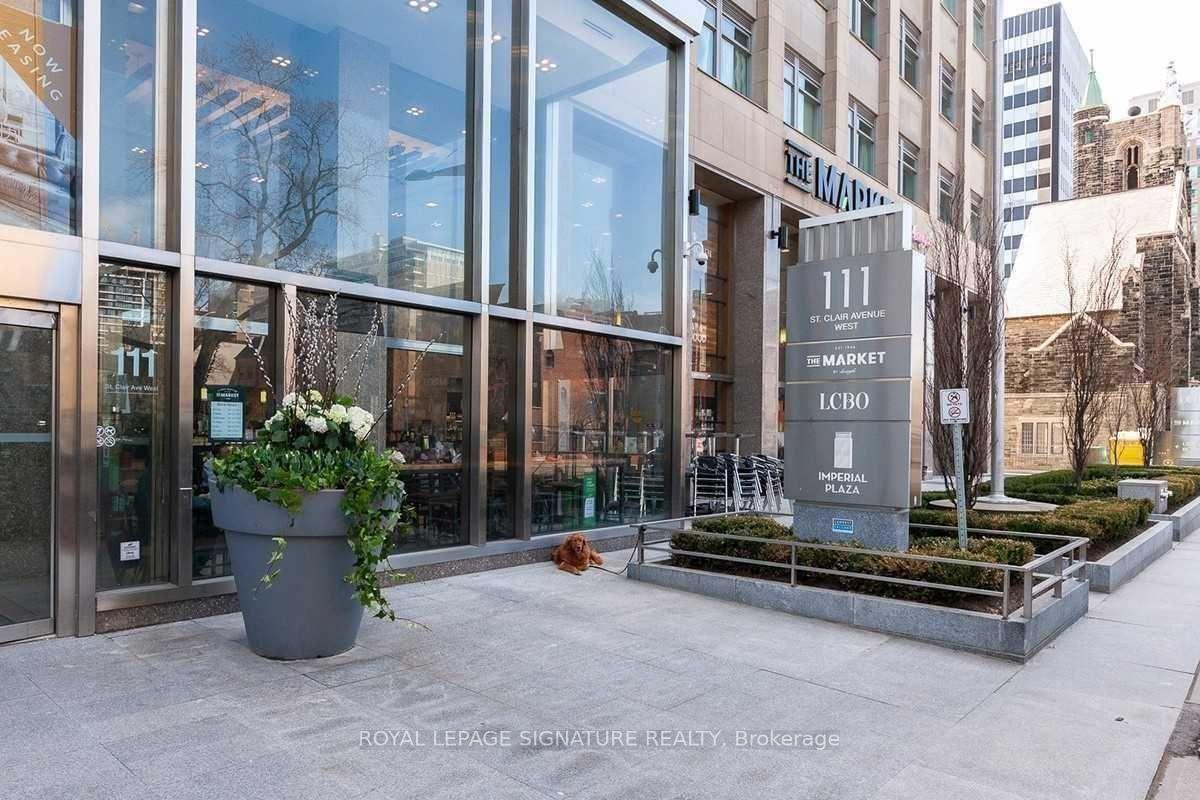 Photo 19 of Unit 802, 111 St Clair Avenue W, Toronto, Yonge-St. Clair — HOMEH
