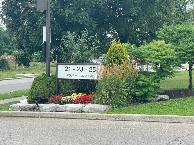 Photo 8 of 805 Four Winds Way, North York, York University Heights — HOMEH