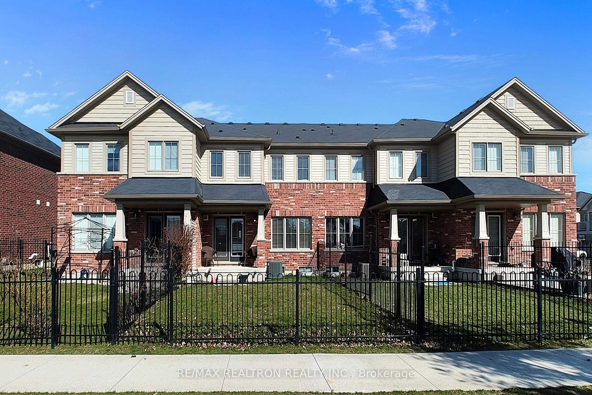 Photo 2 of 8472 Hickory Lane, Niagara Falls, Brown — HOMEH