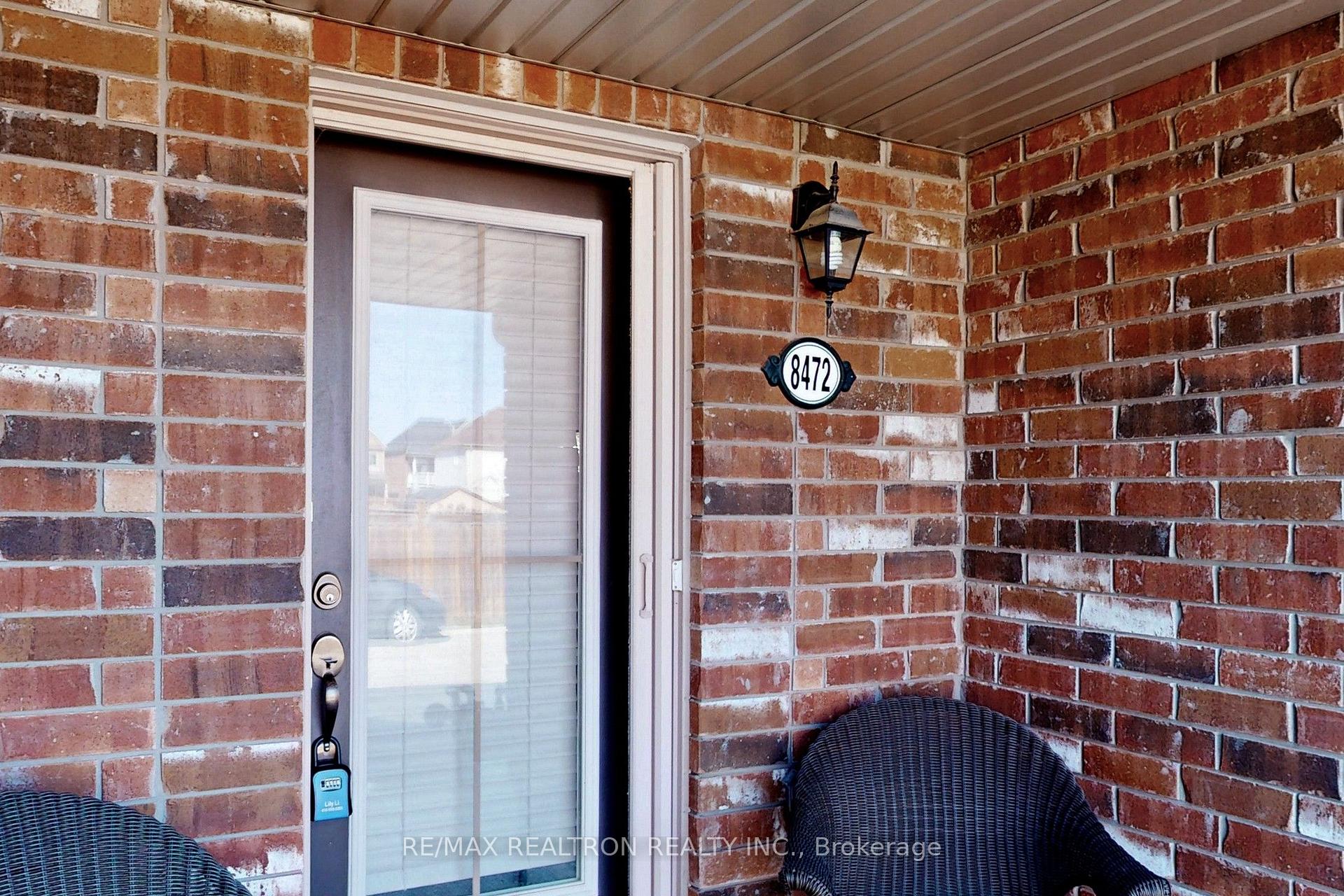 Photo 7 of 8472 Hickory Lane, Niagara Falls, Brown — HOMEH