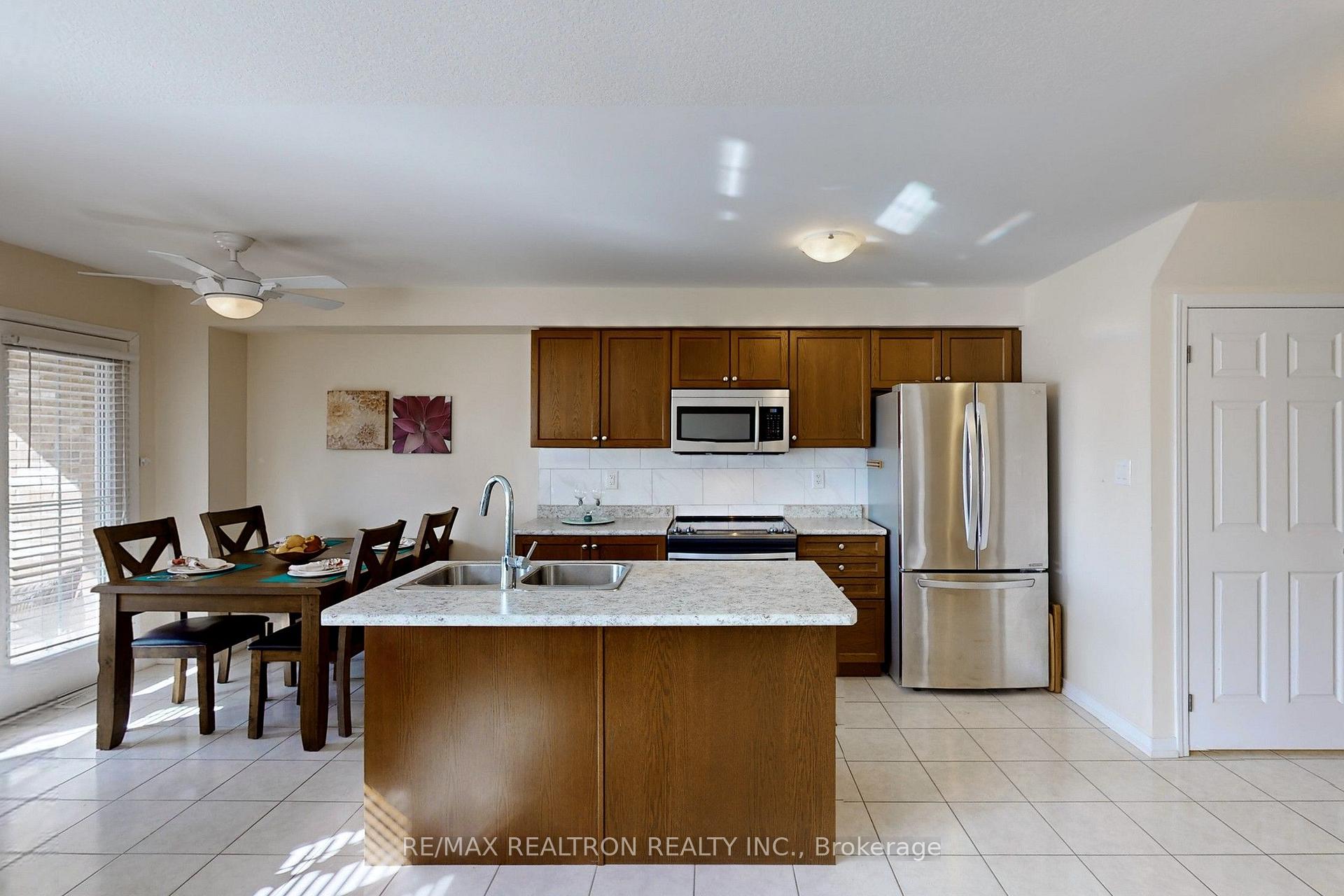 Photo 15 of 8472 Hickory Lane, Niagara Falls, Brown — HOMEH