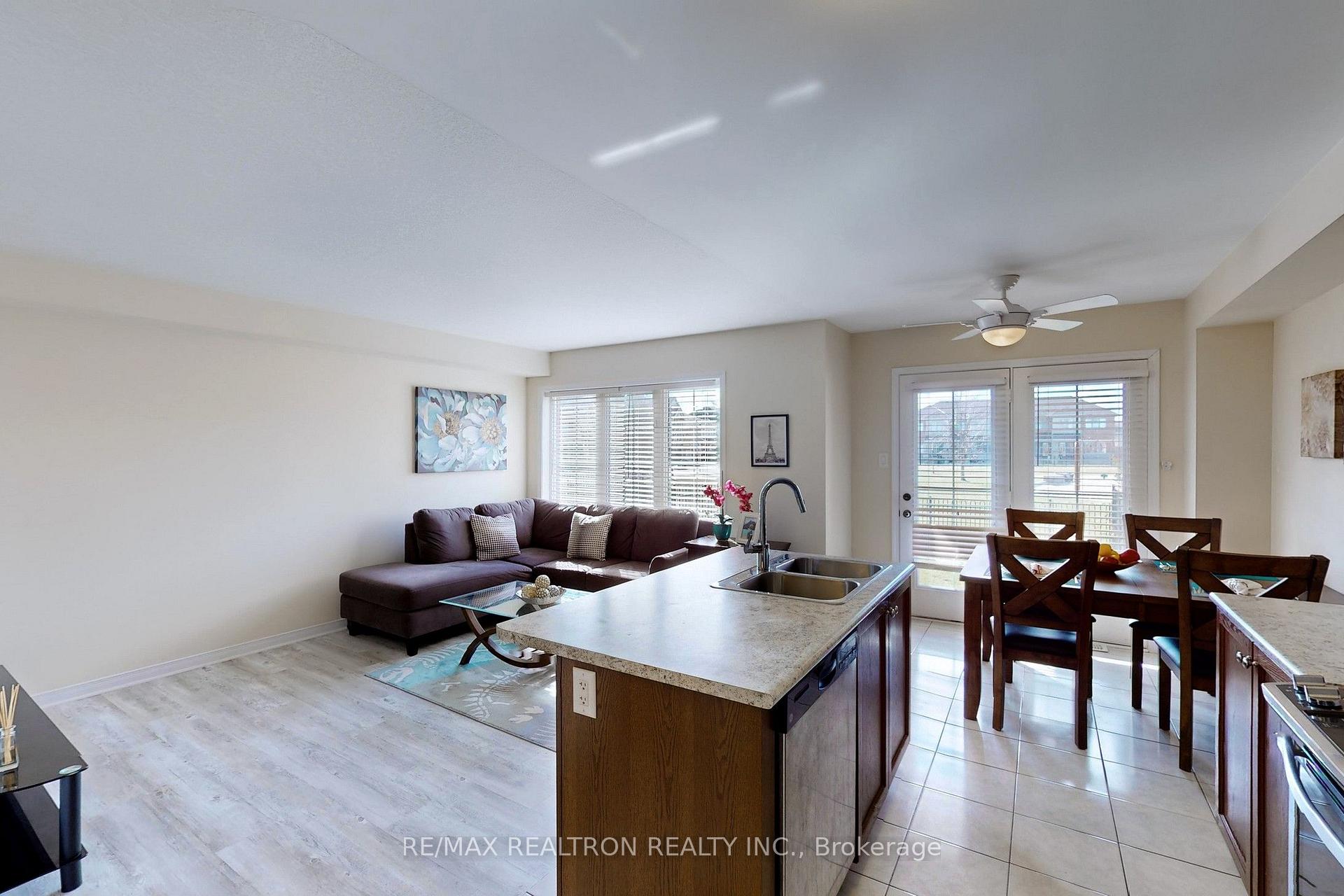 Photo 17 of 8472 Hickory Lane, Niagara Falls, Brown — HOMEH