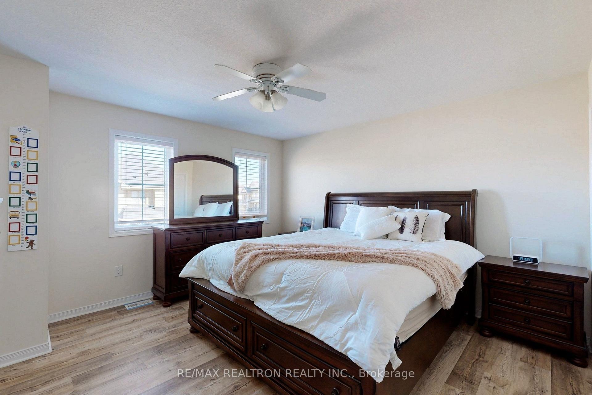 Photo 19 of 8472 Hickory Lane, Niagara Falls, Brown — HOMEH
