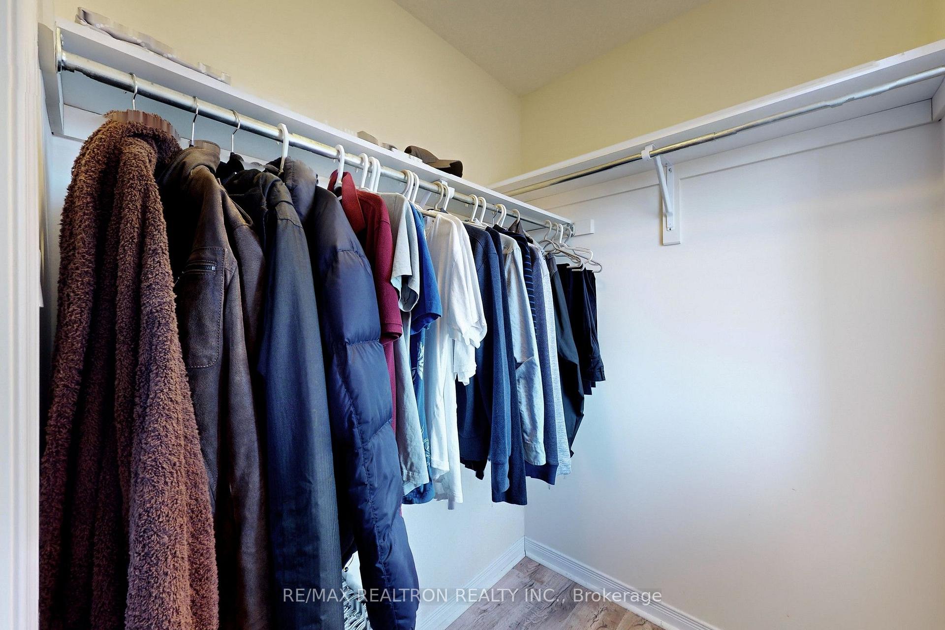Photo 22 of 8472 Hickory Lane, Niagara Falls, Brown — HOMEH