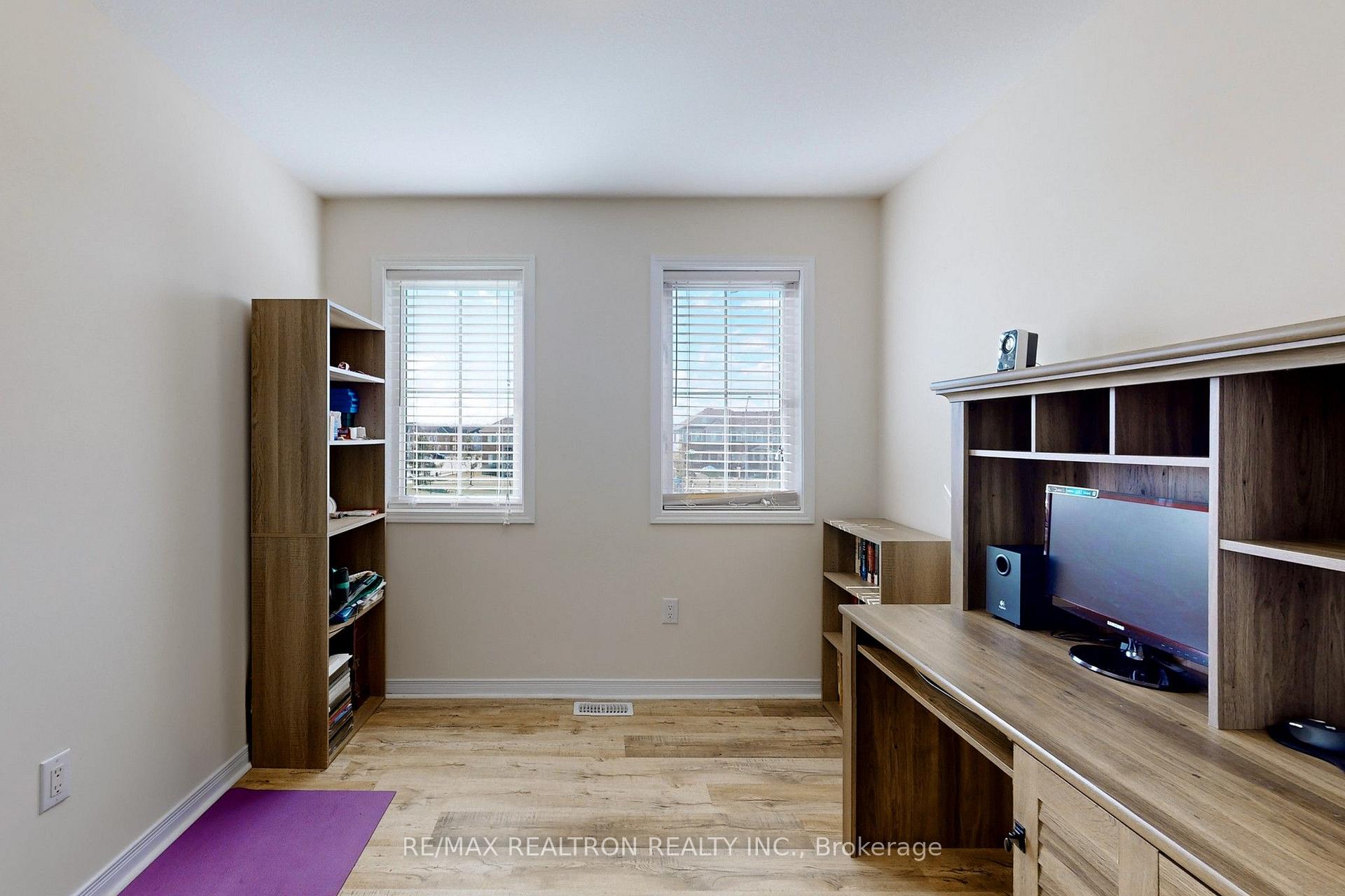 Photo 30 of 8472 Hickory Lane, Niagara Falls, Brown — HOMEH