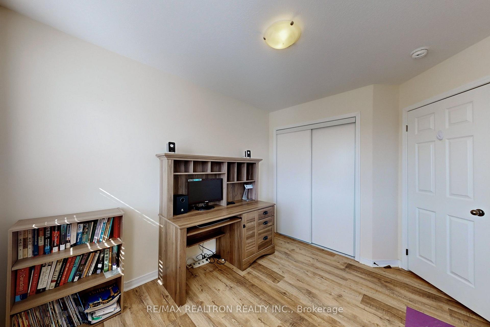 Photo 31 of 8472 Hickory Lane, Niagara Falls, Brown — HOMEH