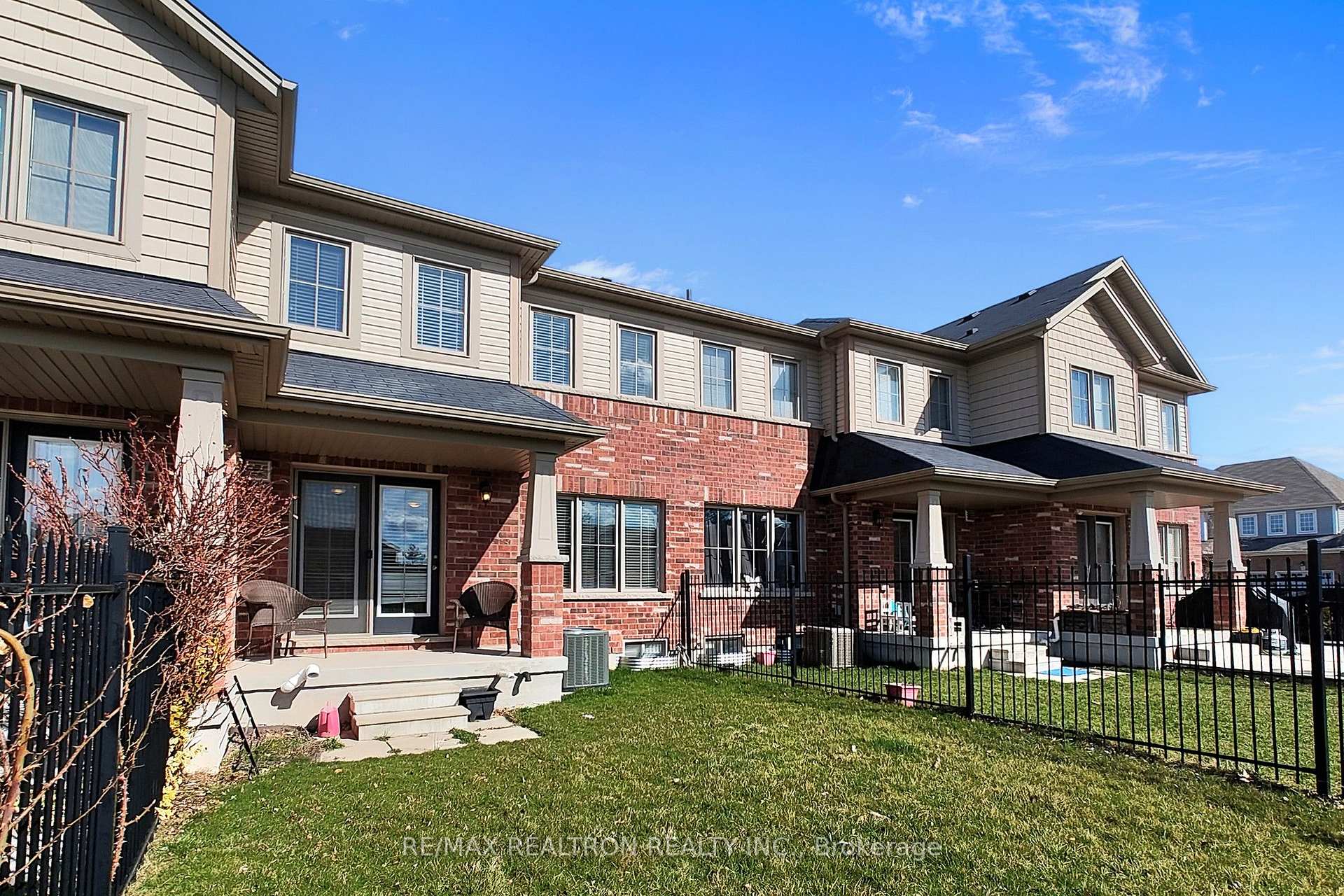 Photo 35 of 8472 Hickory Lane, Niagara Falls, Brown — HOMEH