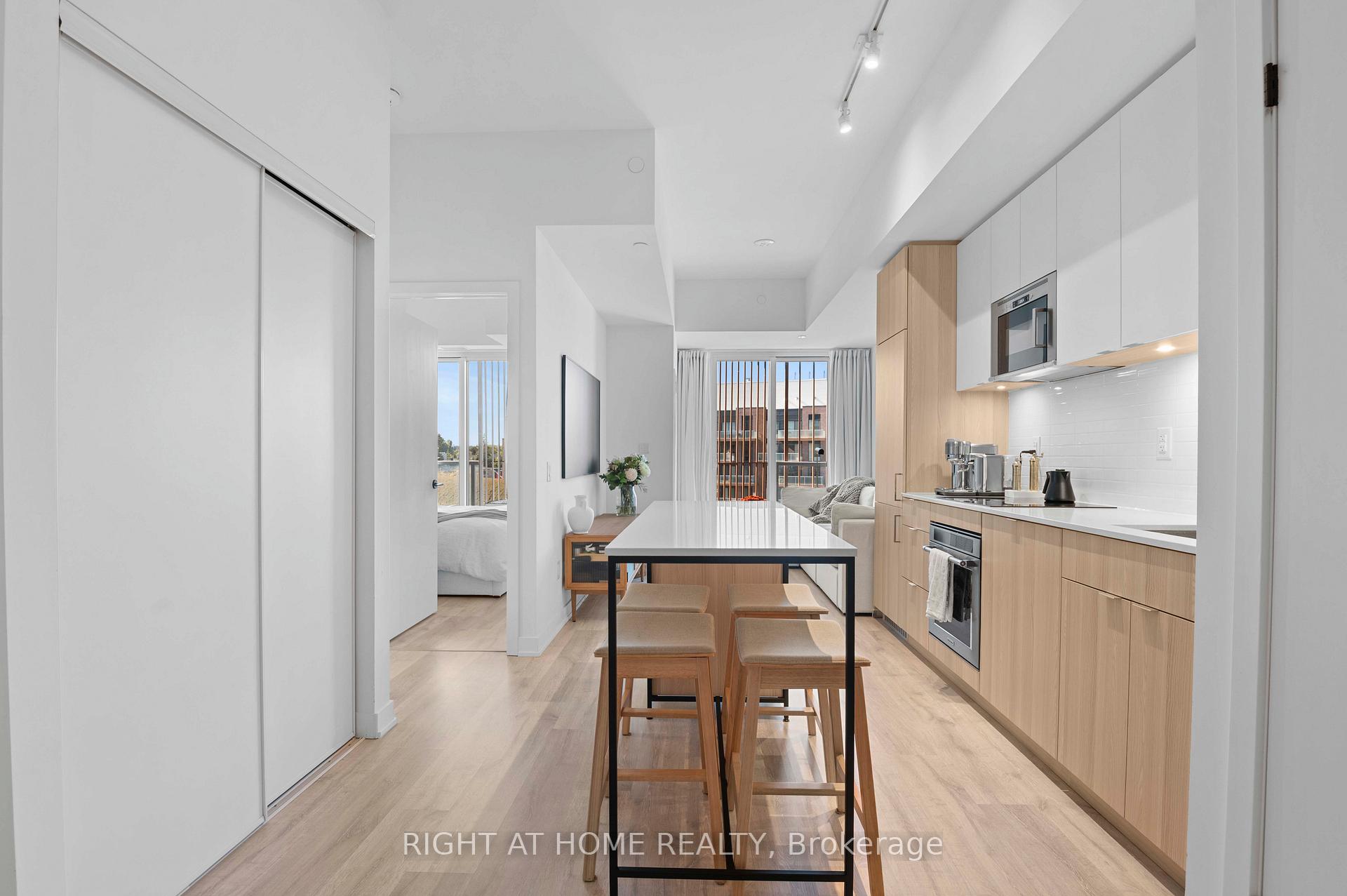Photo of Unit 403, 220 Missinnihe Way