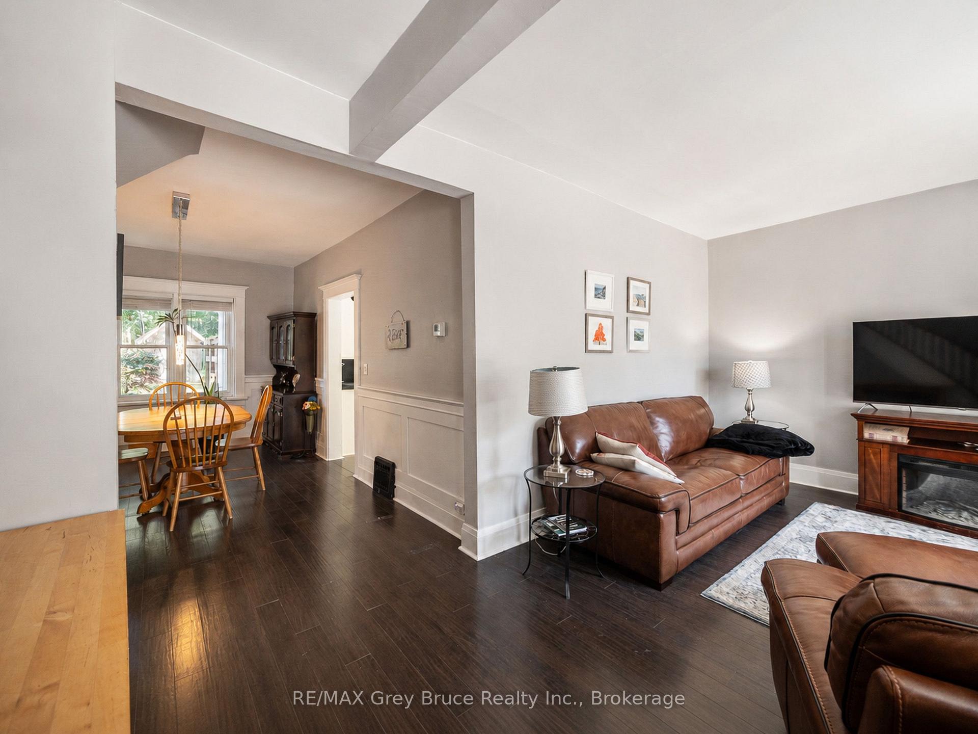 Photo 5 of 813 5th Avenue A E, Owen Sound — HOMEH