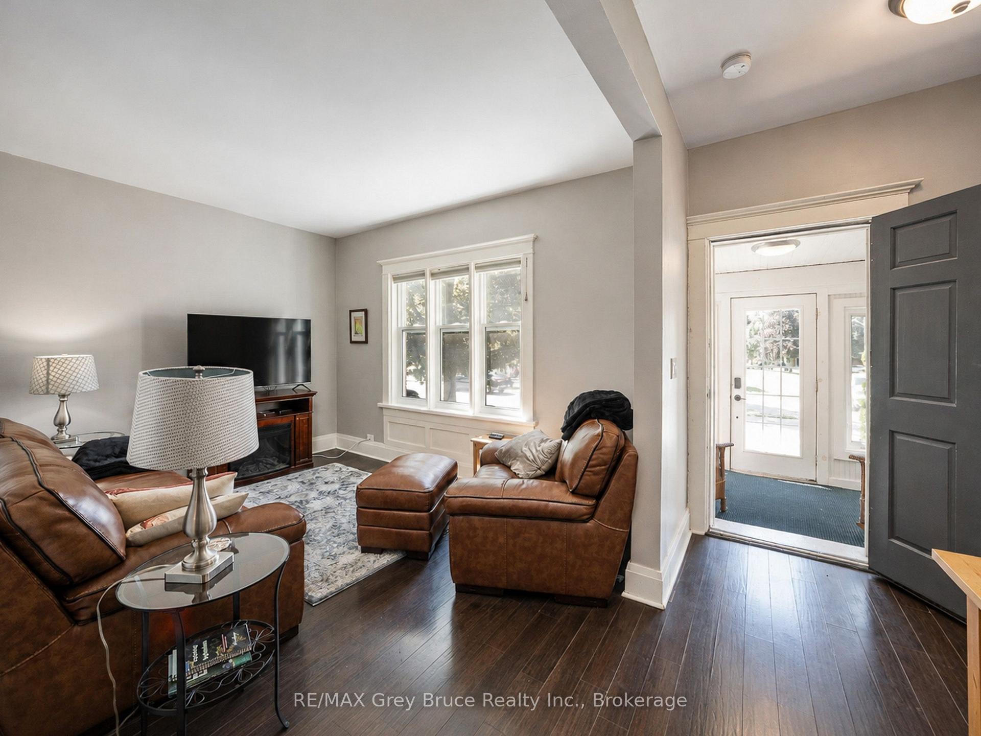 Photo 7 of 813 5th Avenue A E, Owen Sound — HOMEH