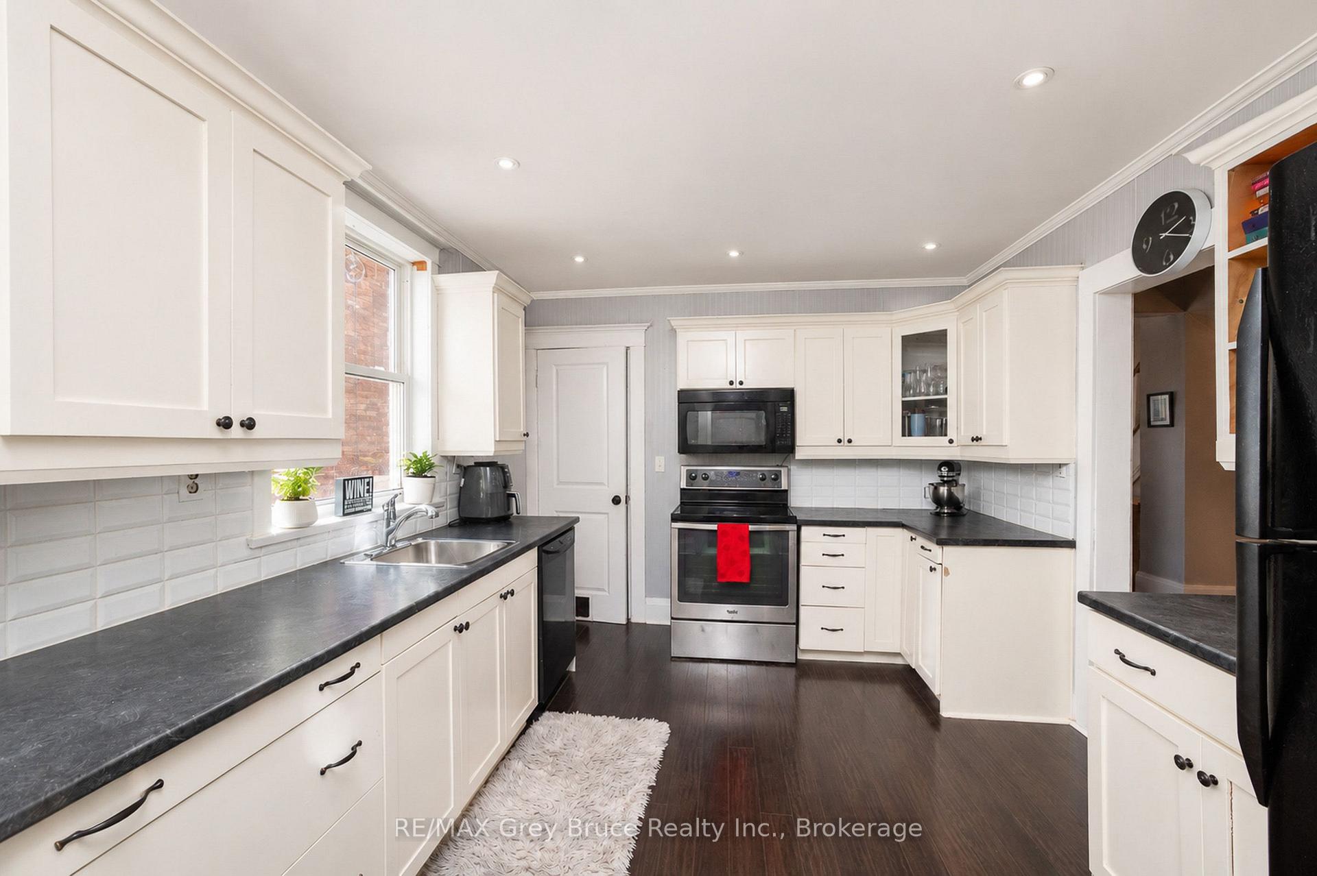 Photo 14 of 813 5th Avenue A E, Owen Sound — HOMEH