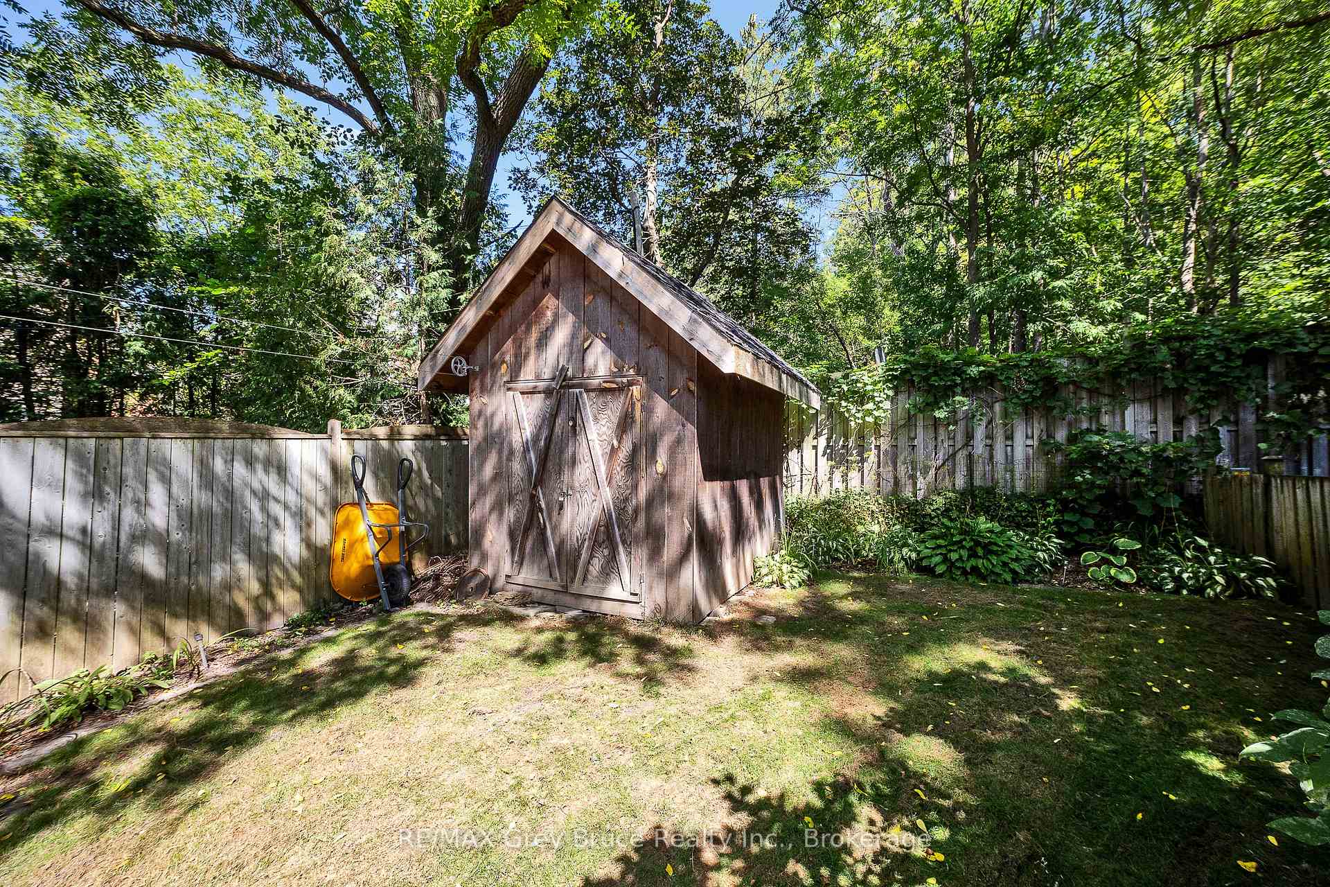 Photo 33 of 813 5th Avenue A E, Owen Sound — HOMEH