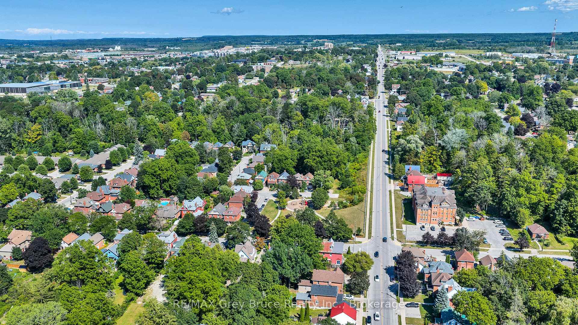 Photo 36 of 813 5th Avenue A E, Owen Sound — HOMEH