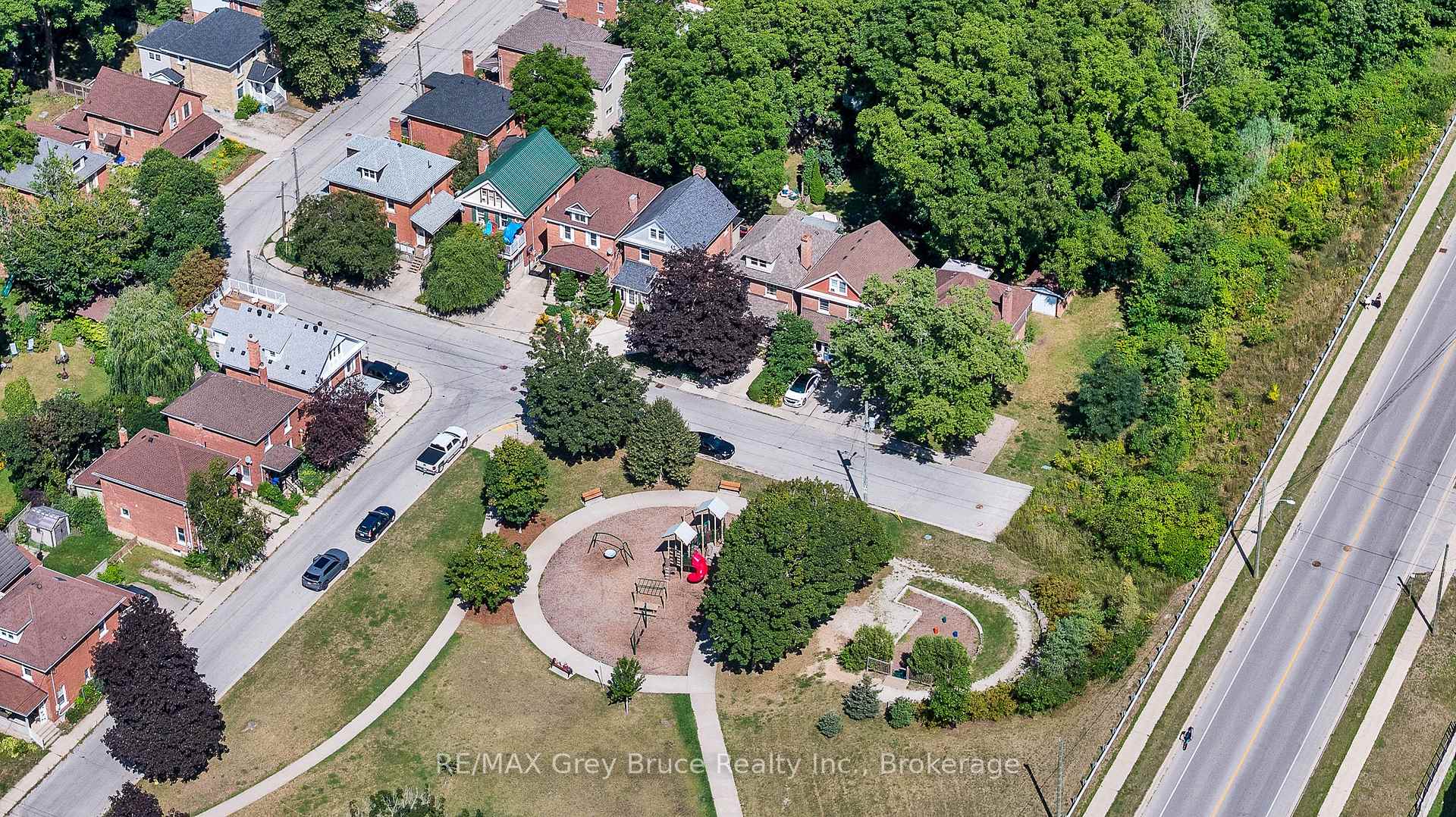 Photo 43 of 813 5th Avenue A E, Owen Sound — HOMEH