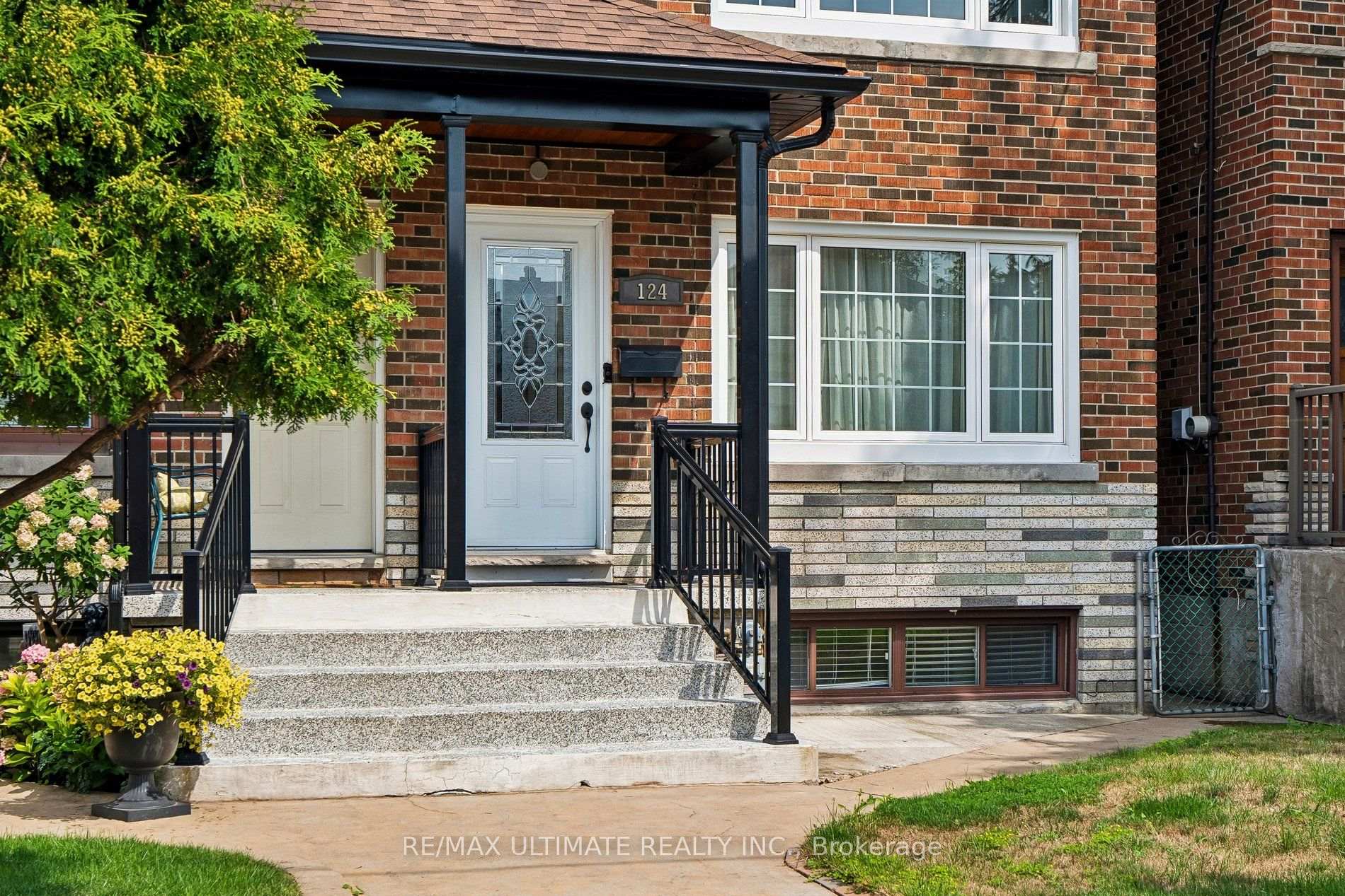 Photo 2 of 124 Hope Street, Toronto, Corso Italia-Davenport — HOMEH