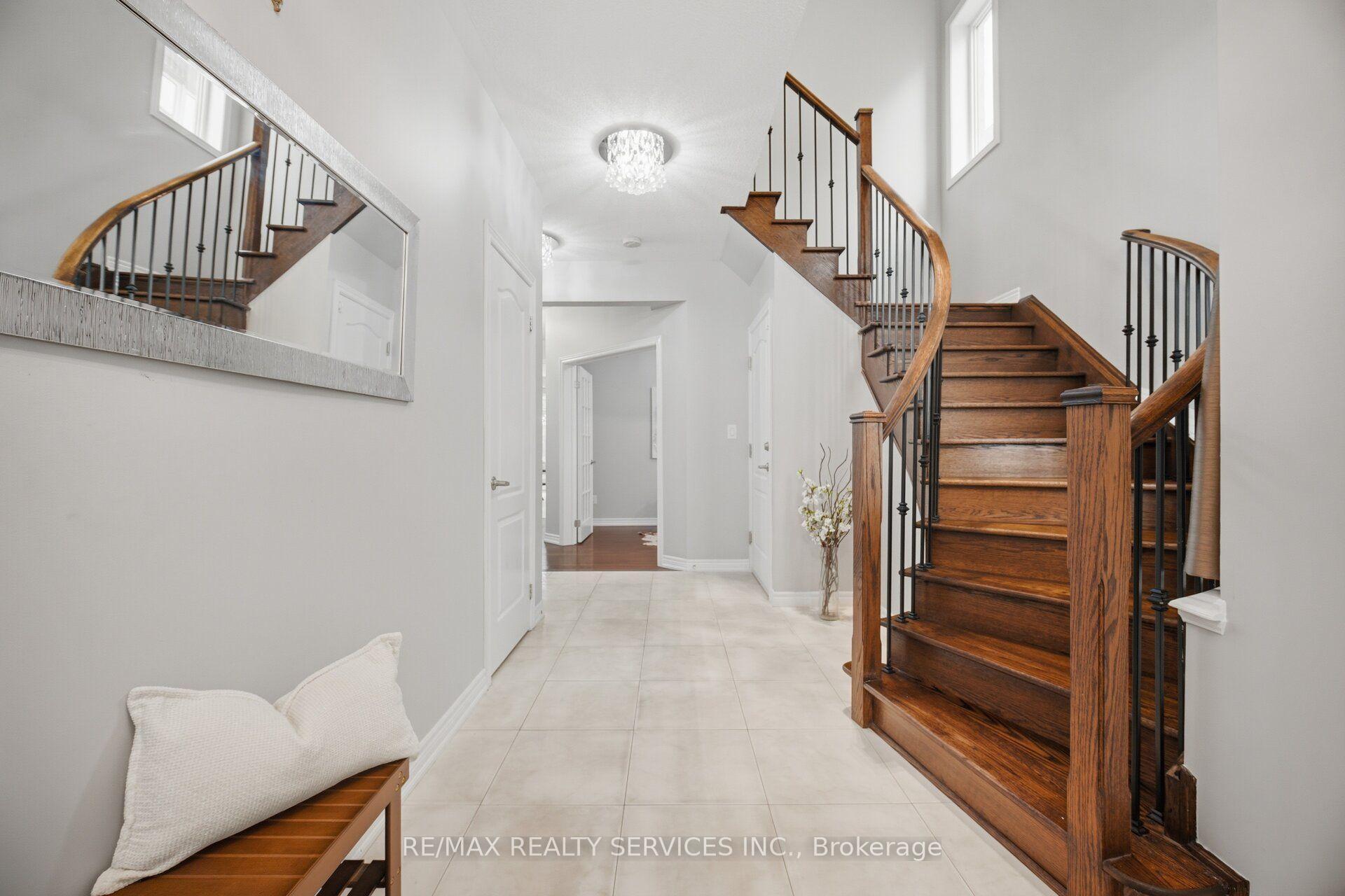 Photo 2 of 79 Cedarholme Avenue, Caledon, Rural Caledon — HOMEH