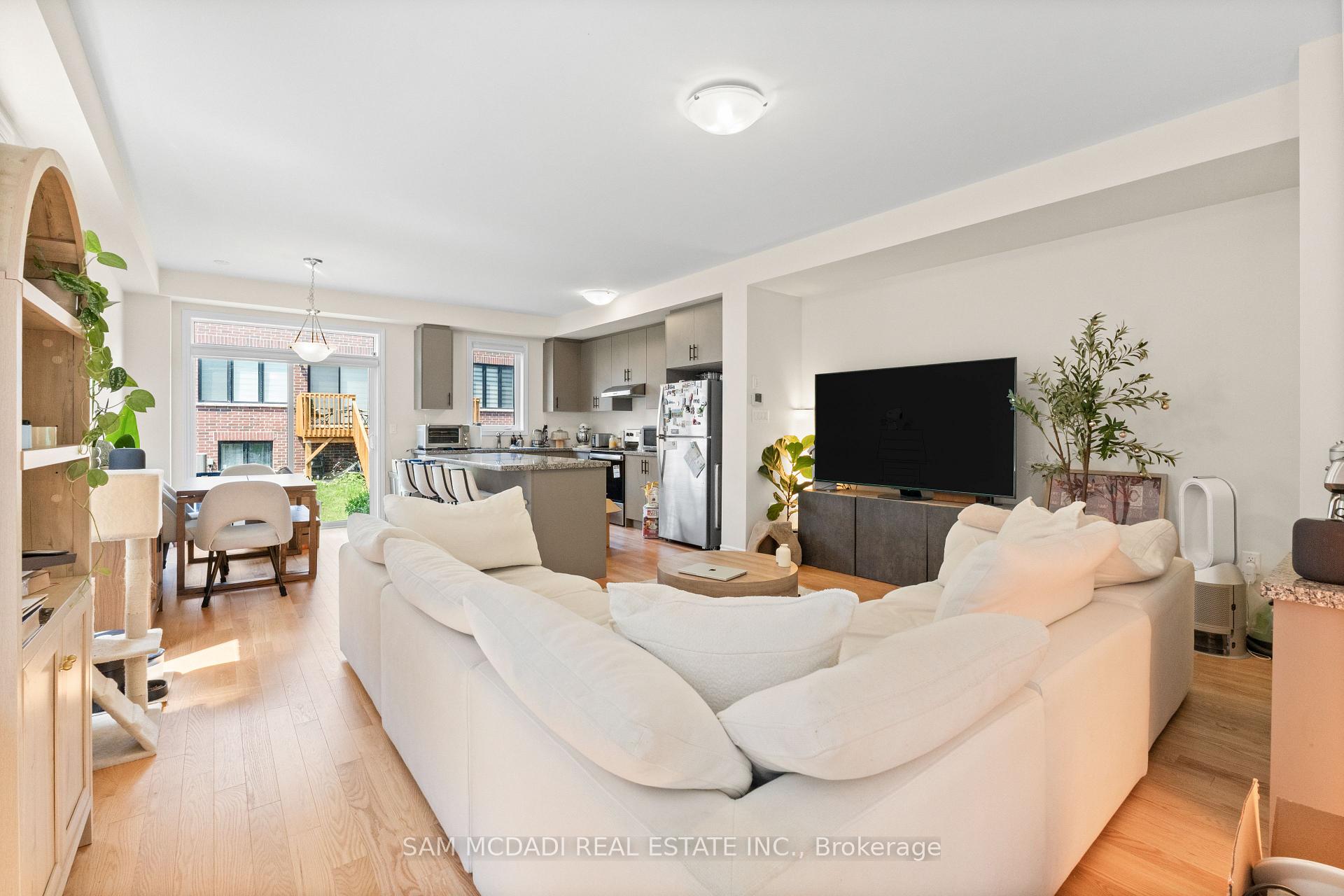 Photo 3 of 1429 Almonte Drive, Burlington, Tyandaga — HOMEH