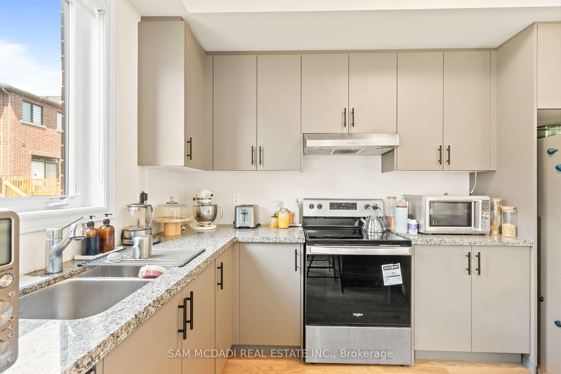 Photo 6 of 1429 Almonte Drive, Burlington, Tyandaga — HOMEH