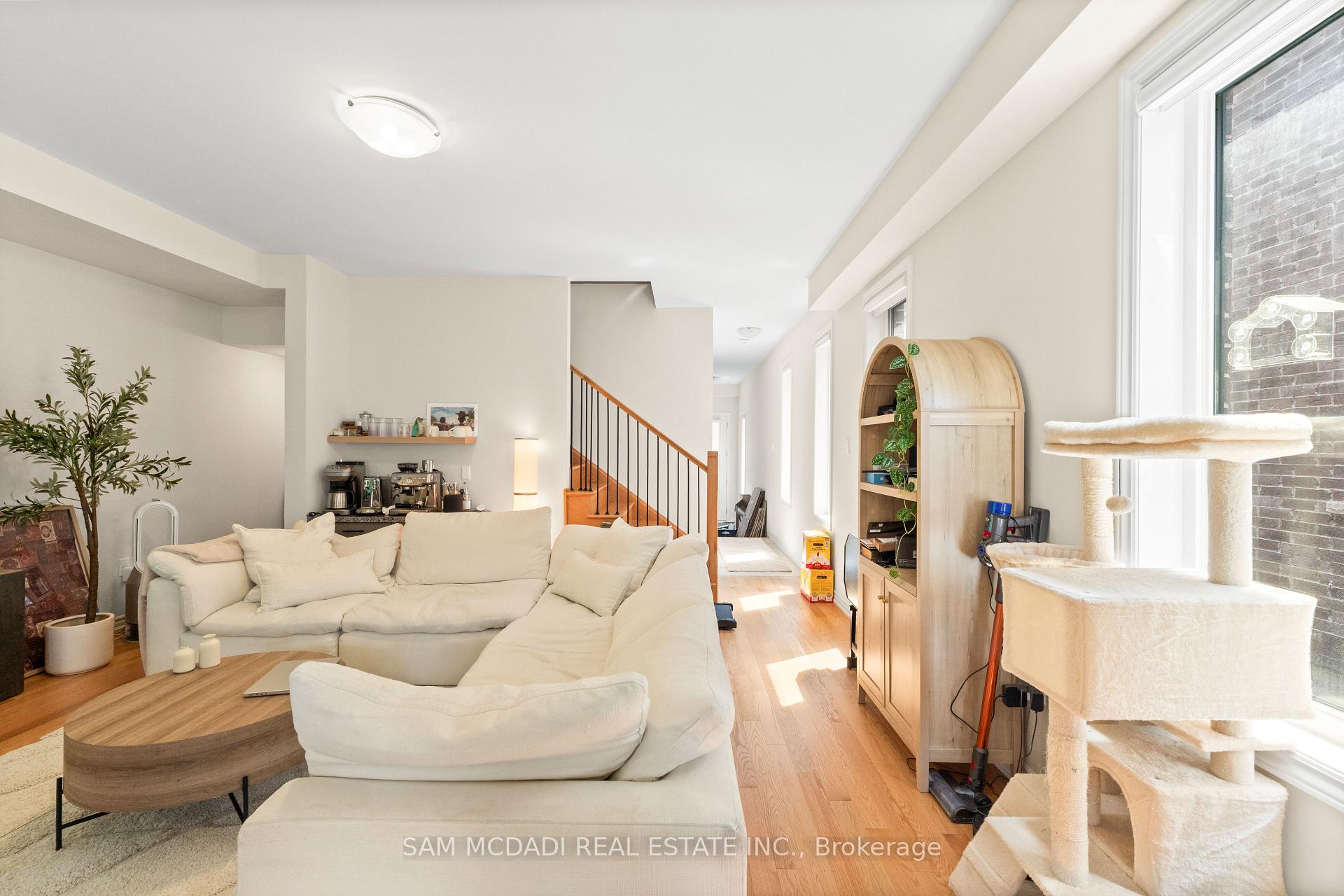 Photo 7 of 1429 Almonte Drive, Burlington, Tyandaga — HOMEH
