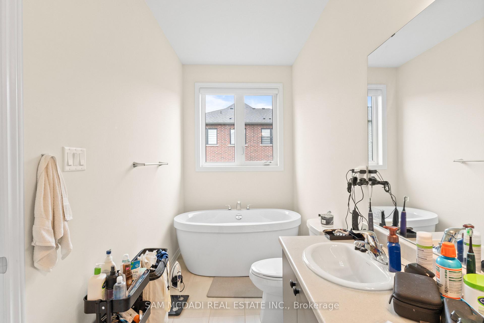 Photo 10 of 1429 Almonte Drive, Burlington, Tyandaga — HOMEH