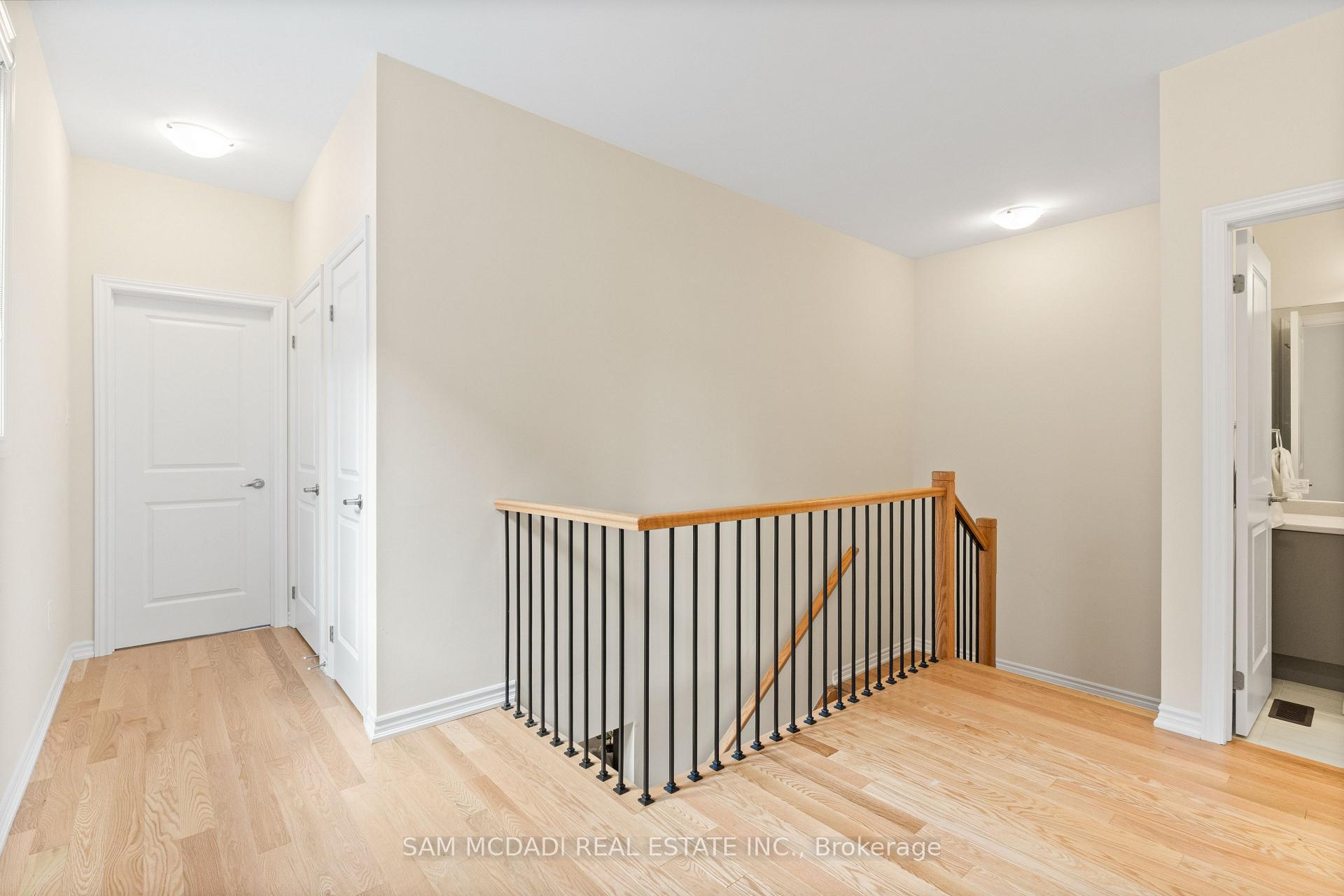 Photo 13 of 1429 Almonte Drive, Burlington, Tyandaga — HOMEH