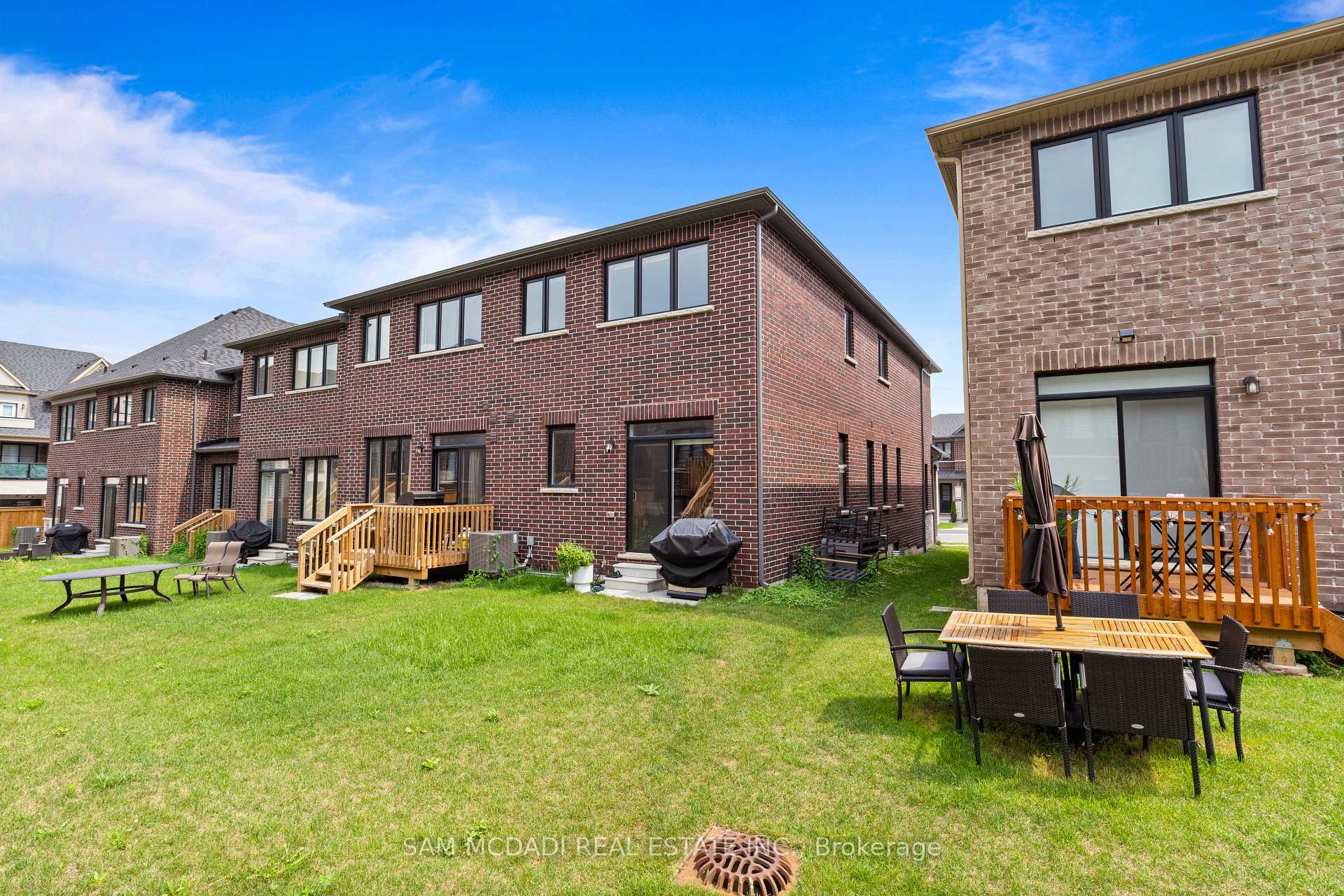 Photo 16 of 1429 Almonte Drive, Burlington, Tyandaga — HOMEH