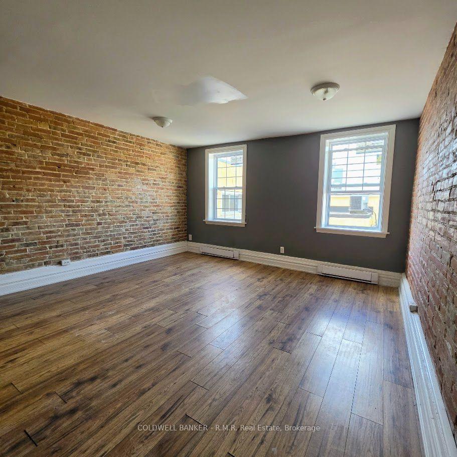 Front of Unit 2, 47 William Street N