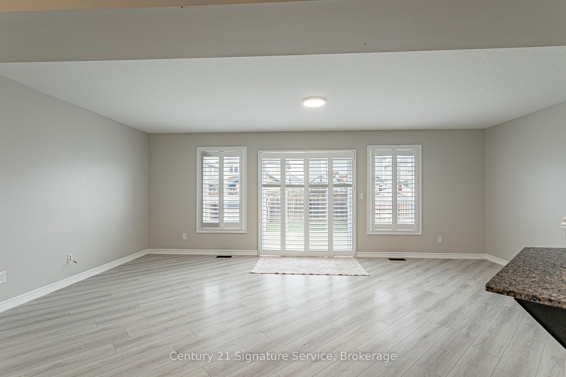 Photo 16 of 27 Freer Drive, North Dumfries, Ayr — HOMEH
