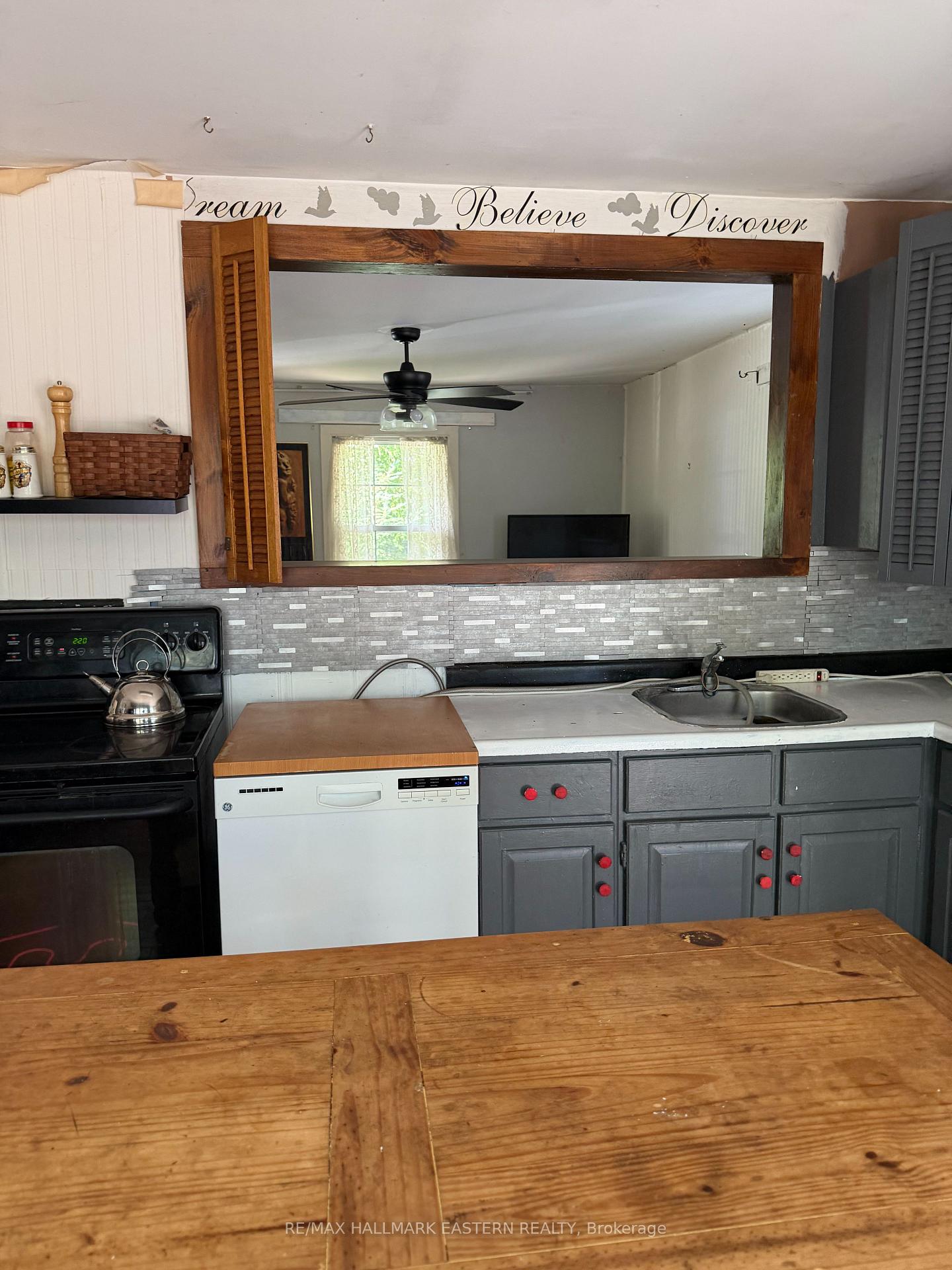 Photo 13 of 413 Bellevue Street, Peterborough, Northcrest Ward 5 — HOMEH