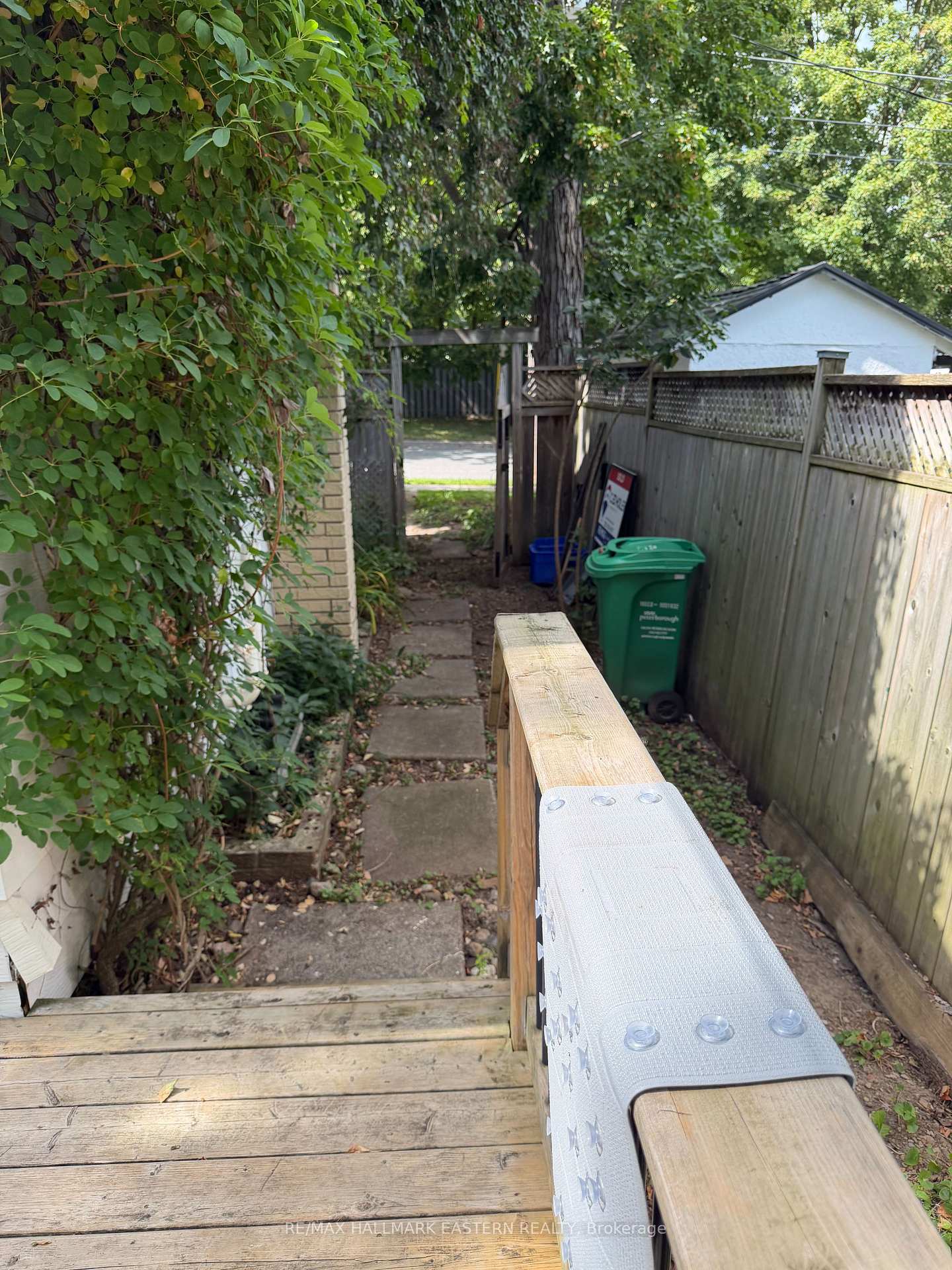 Photo 27 of 413 Bellevue Street, Peterborough, Northcrest Ward 5 — HOMEH