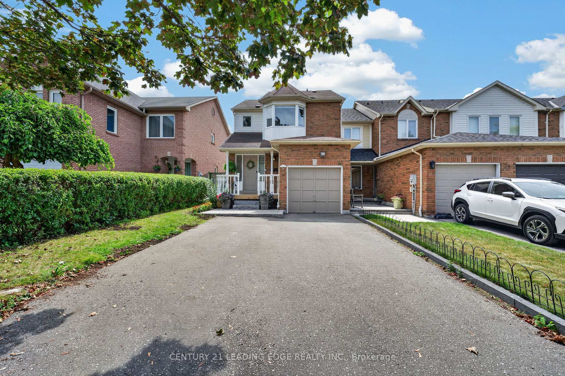 Photo 3 of 92 Vail Meadows Crescent, Clarington, Bowmanville — HOMEH