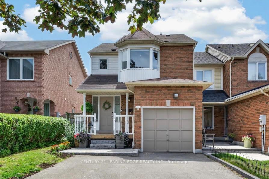 Photo 2 of 92 Vail Meadows Crescent, Clarington, Bowmanville — HOMEH