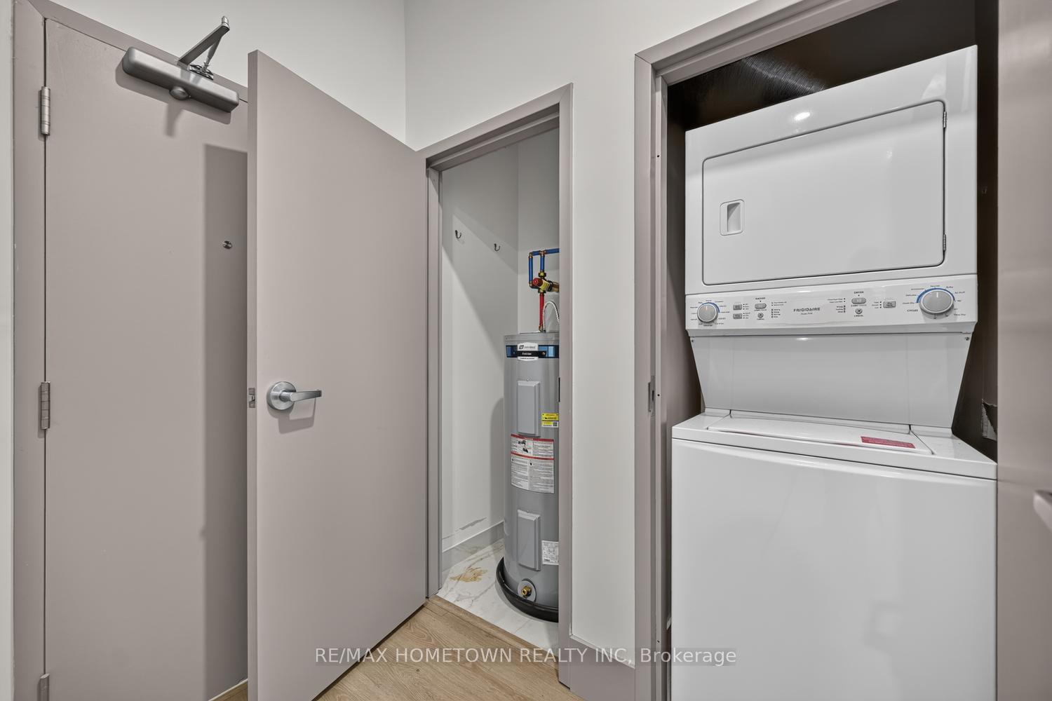 Photo 4 of Unit 206, 48 King Street E, Brockville, Brockville — HOMEH