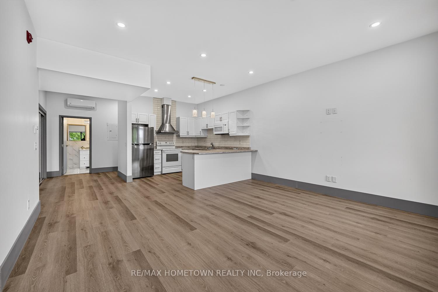 Photo 10 of Unit 206, 48 King Street E, Brockville, Brockville — HOMEH