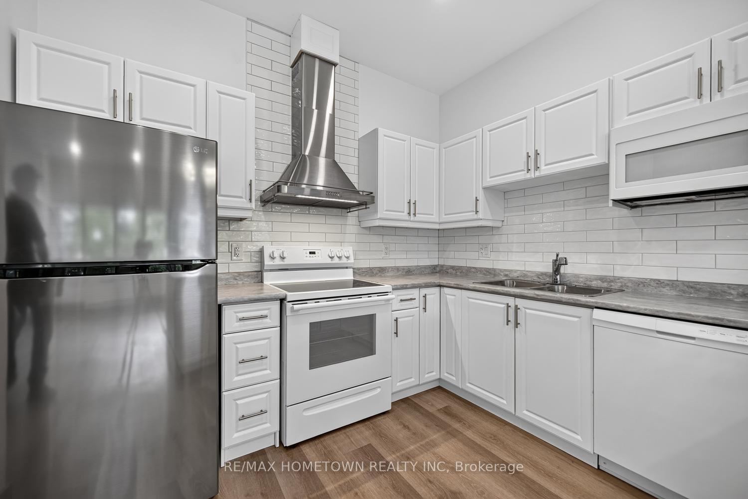 Photo 15 of Unit 206, 48 King Street E, Brockville, Brockville — HOMEH