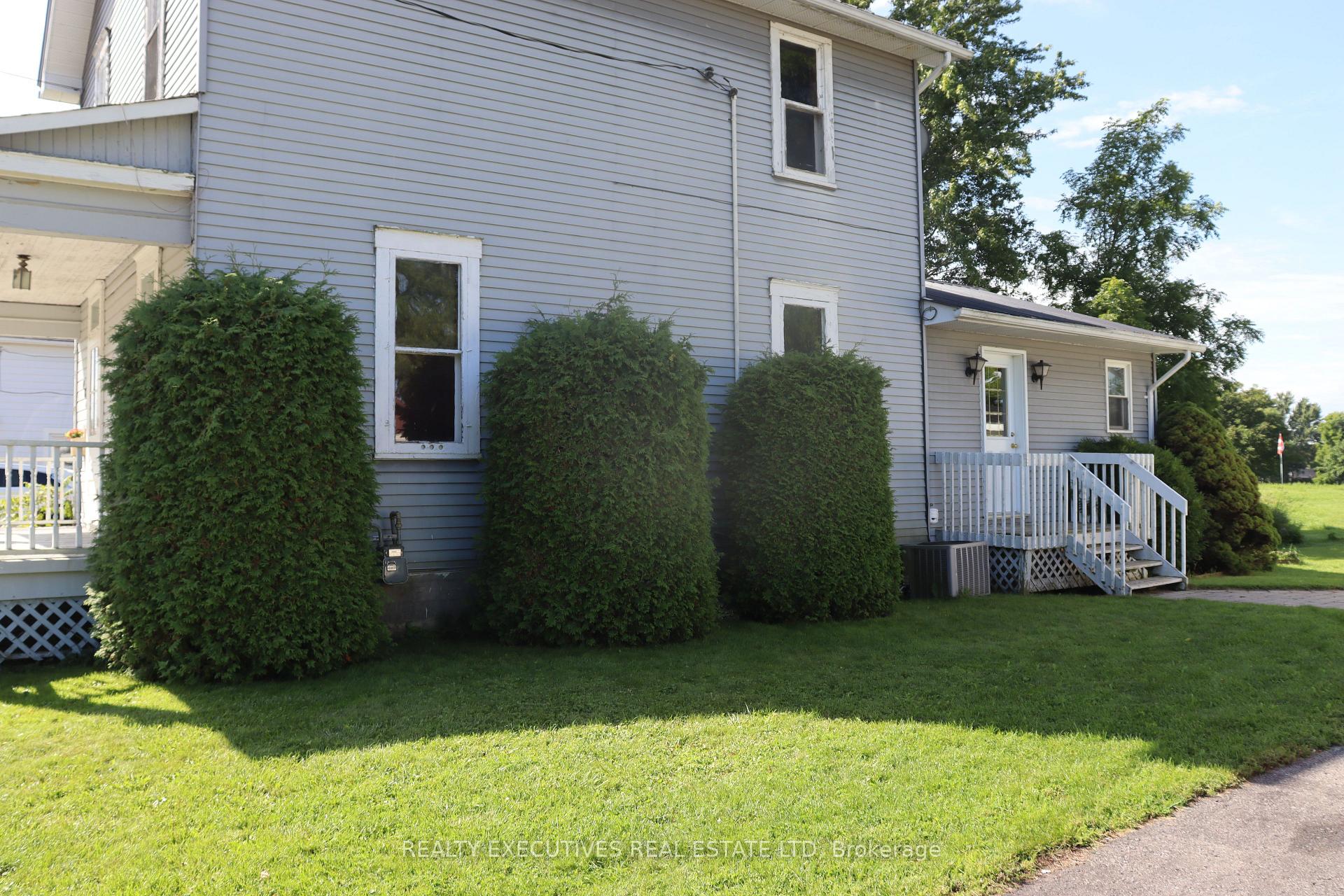 Photo 8 of 464 Gladstone Street, North Dundas, Winchester — HOMEH