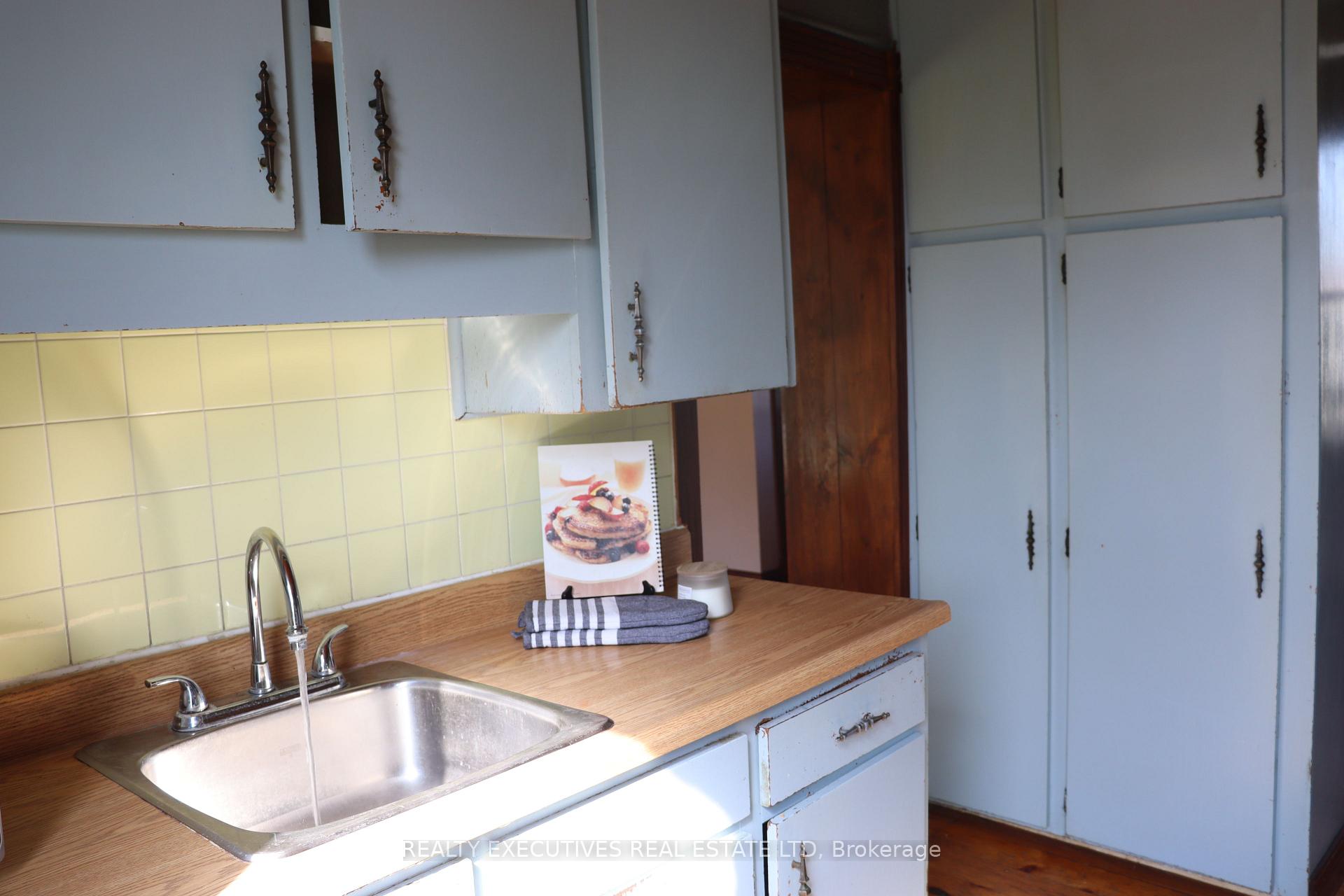 Photo 13 of 464 Gladstone Street, North Dundas, Winchester — HOMEH