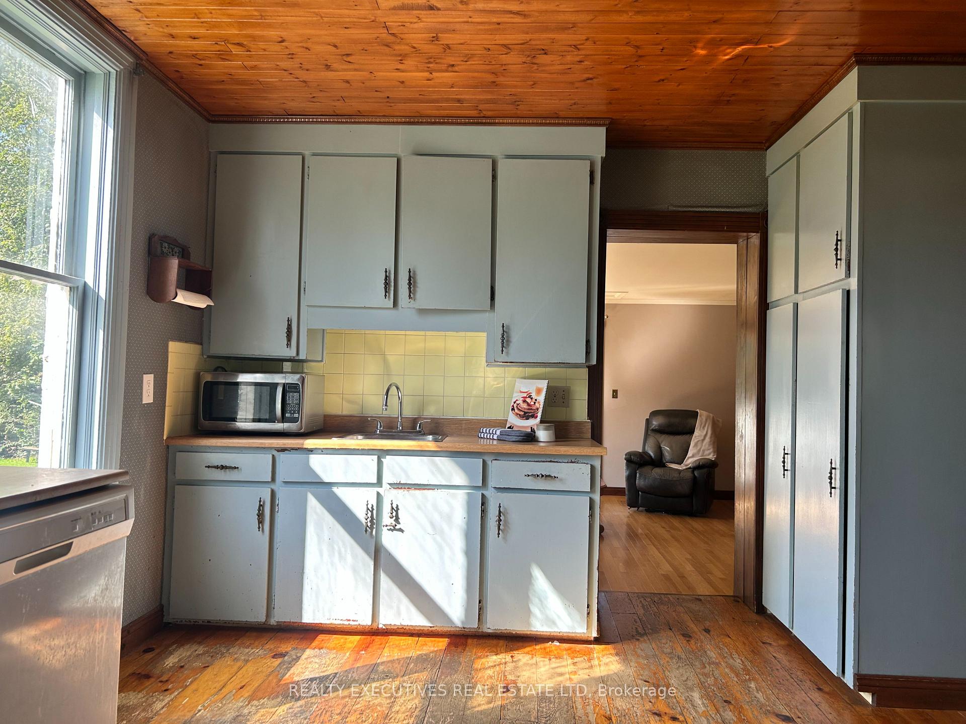 Photo 14 of 464 Gladstone Street, North Dundas, Winchester — HOMEH