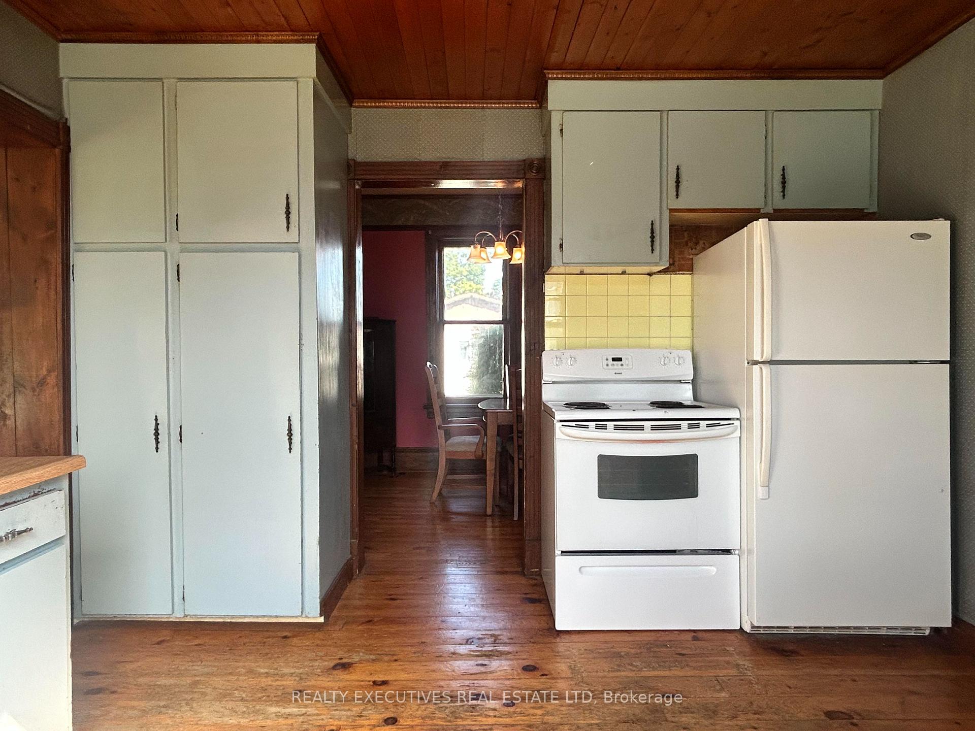 Photo 15 of 464 Gladstone Street, North Dundas, Winchester — HOMEH